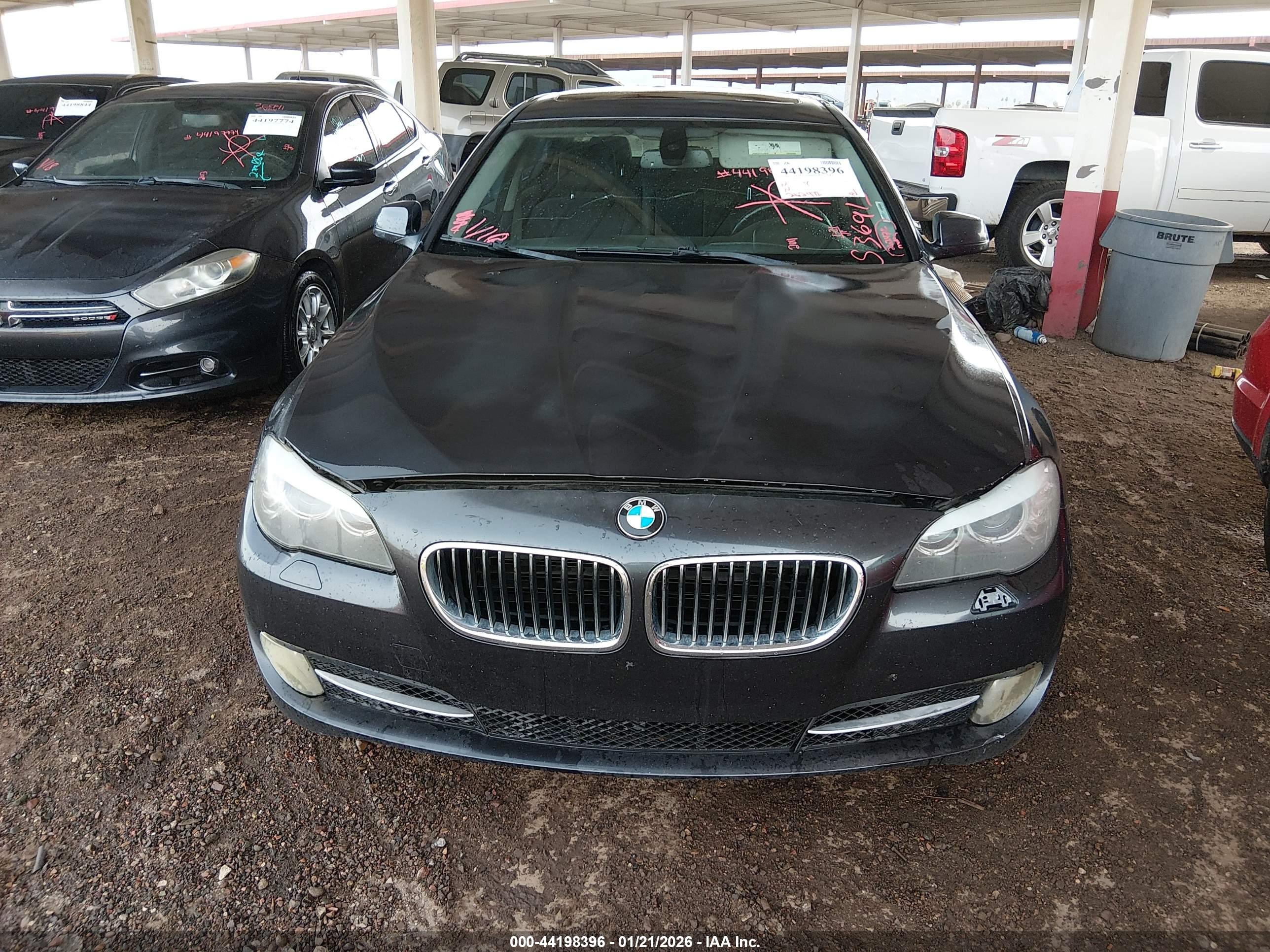 BMW 528I image 6