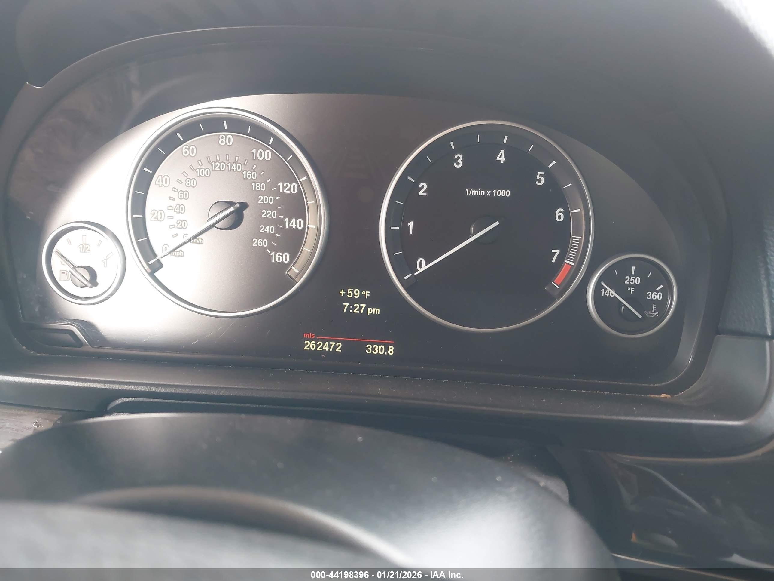 BMW 528I image 7