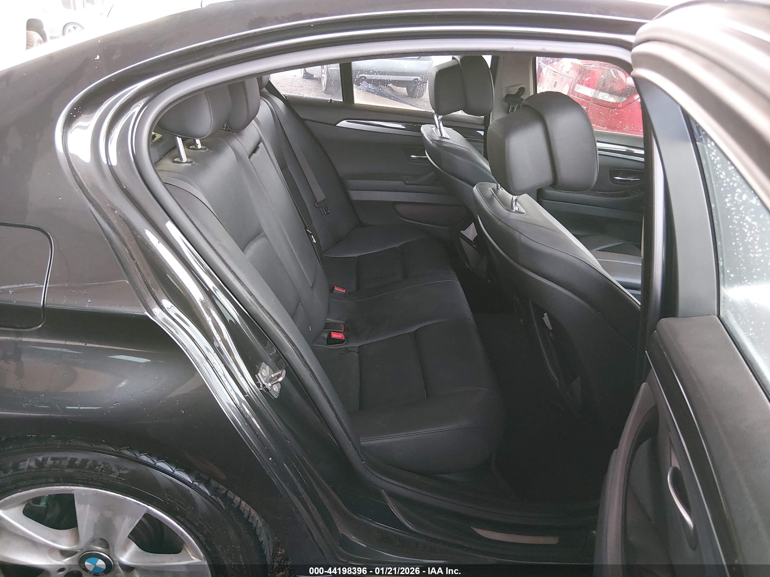BMW 528I image 8
