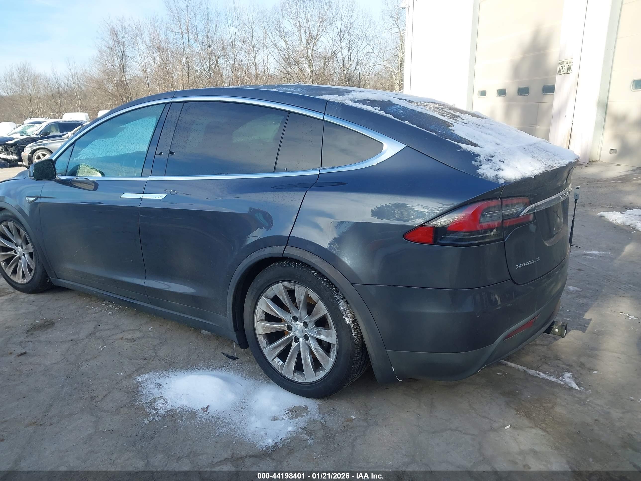 TESLA MODEL image 3