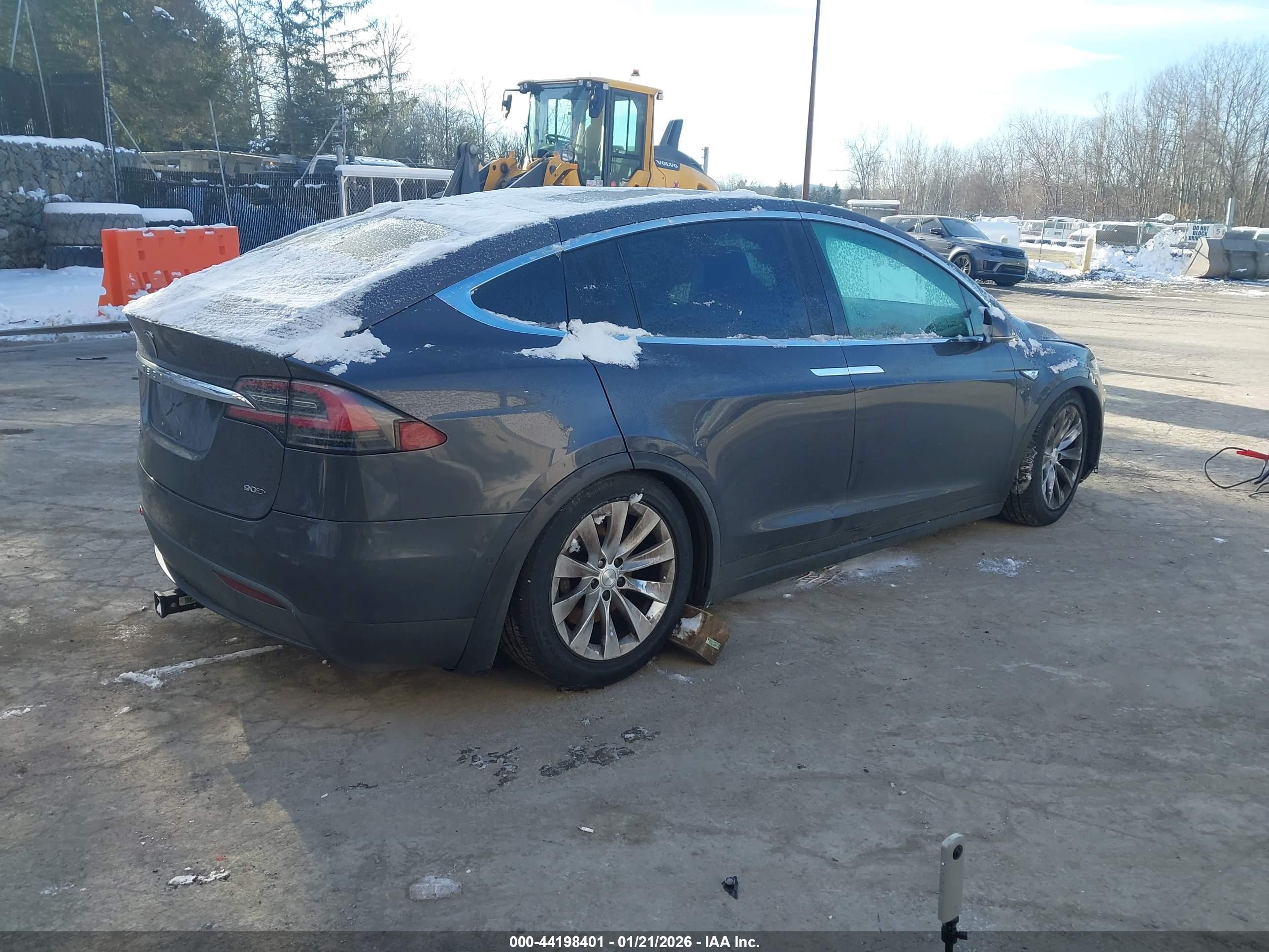 TESLA MODEL image 4