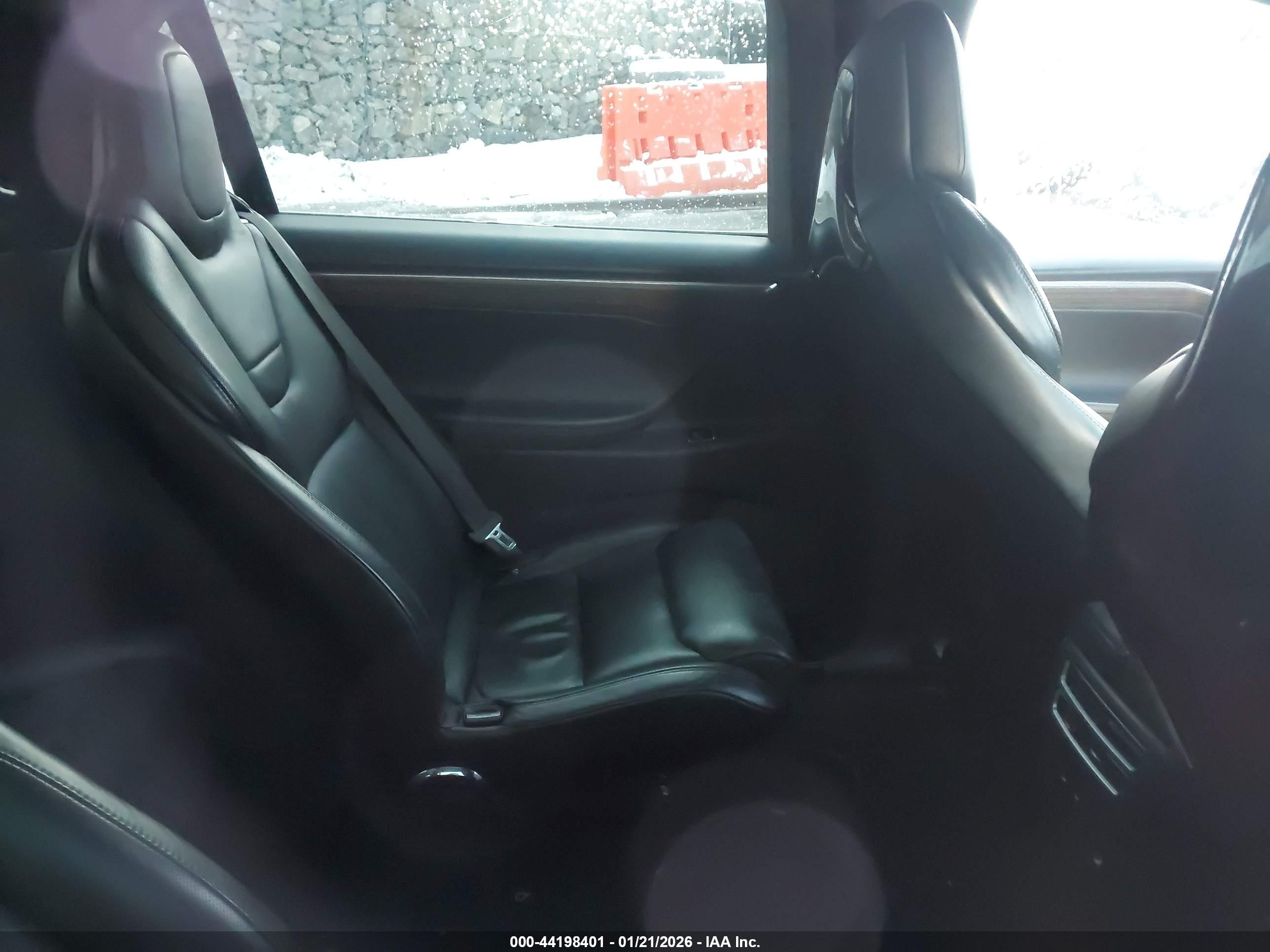 TESLA MODEL image 8