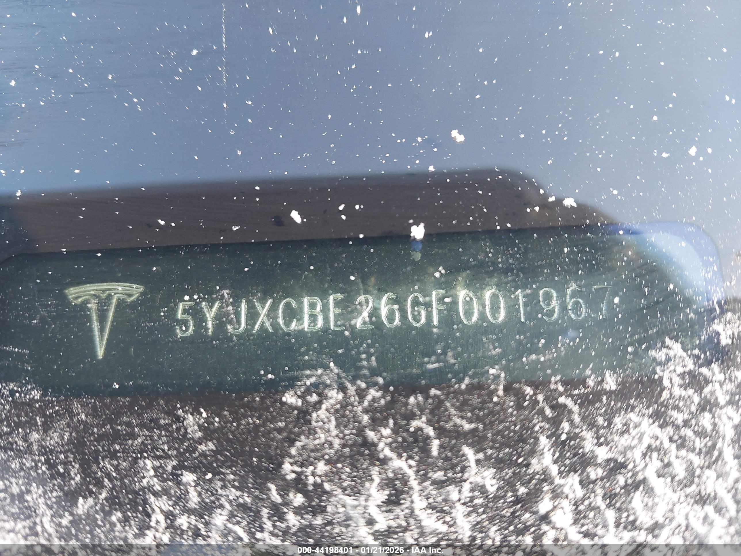 TESLA MODEL image 9
