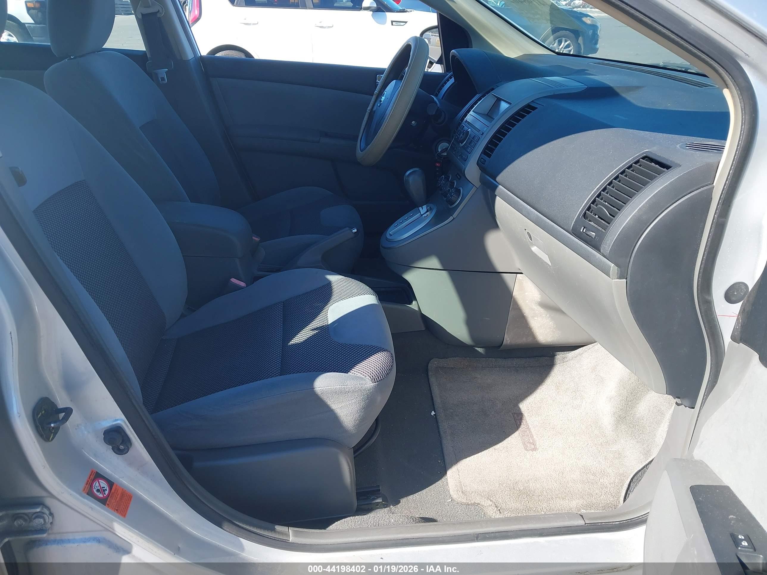 NISSAN SENTRA image 5