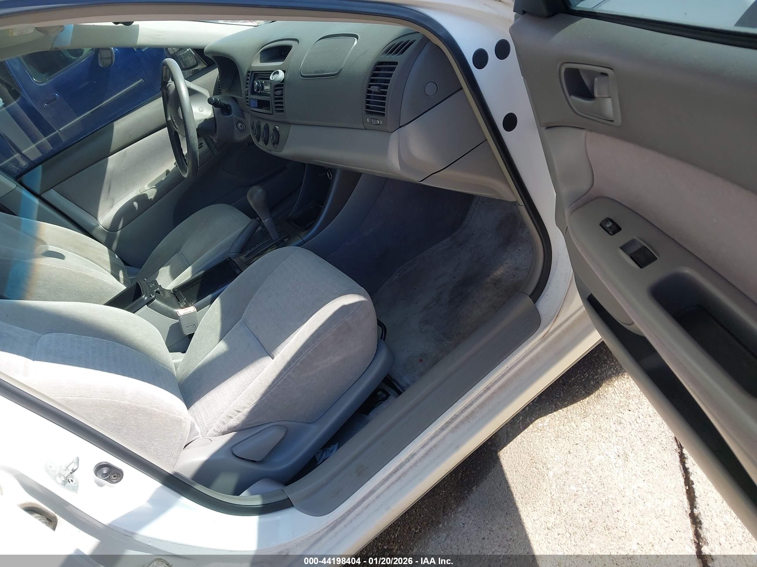 TOYOTA CAMRY image 5