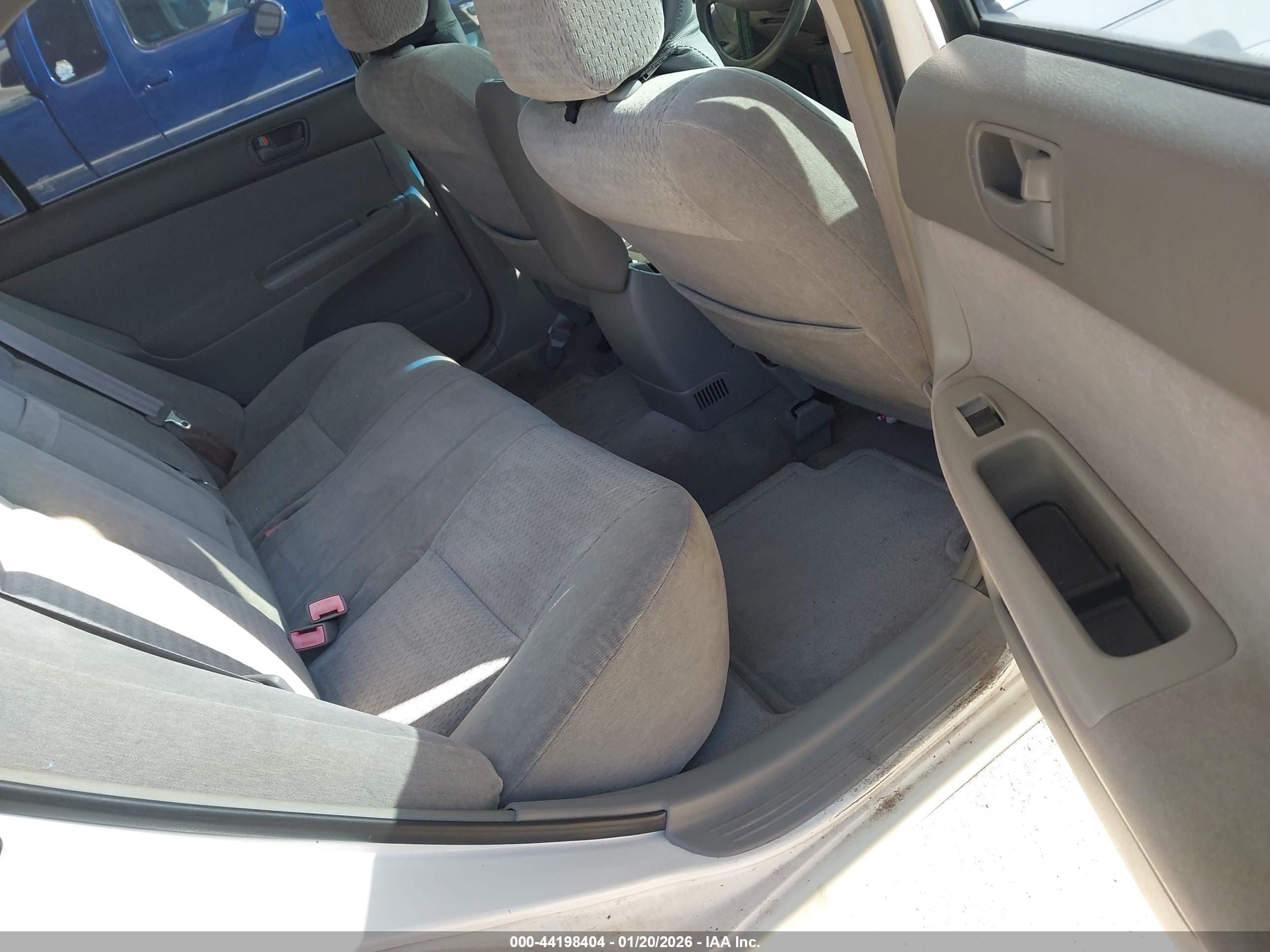 TOYOTA CAMRY image 8