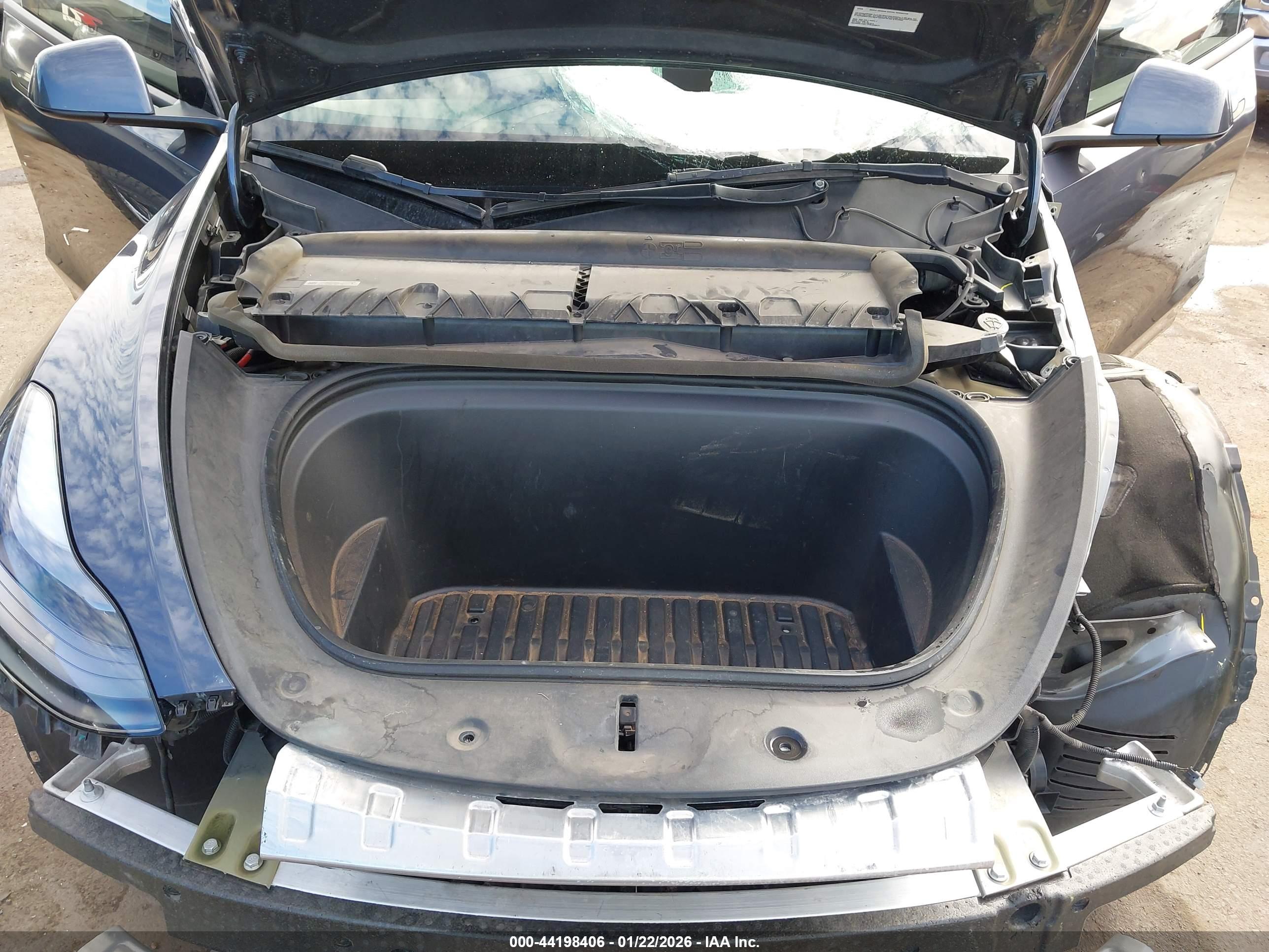 TESLA MODEL image 10