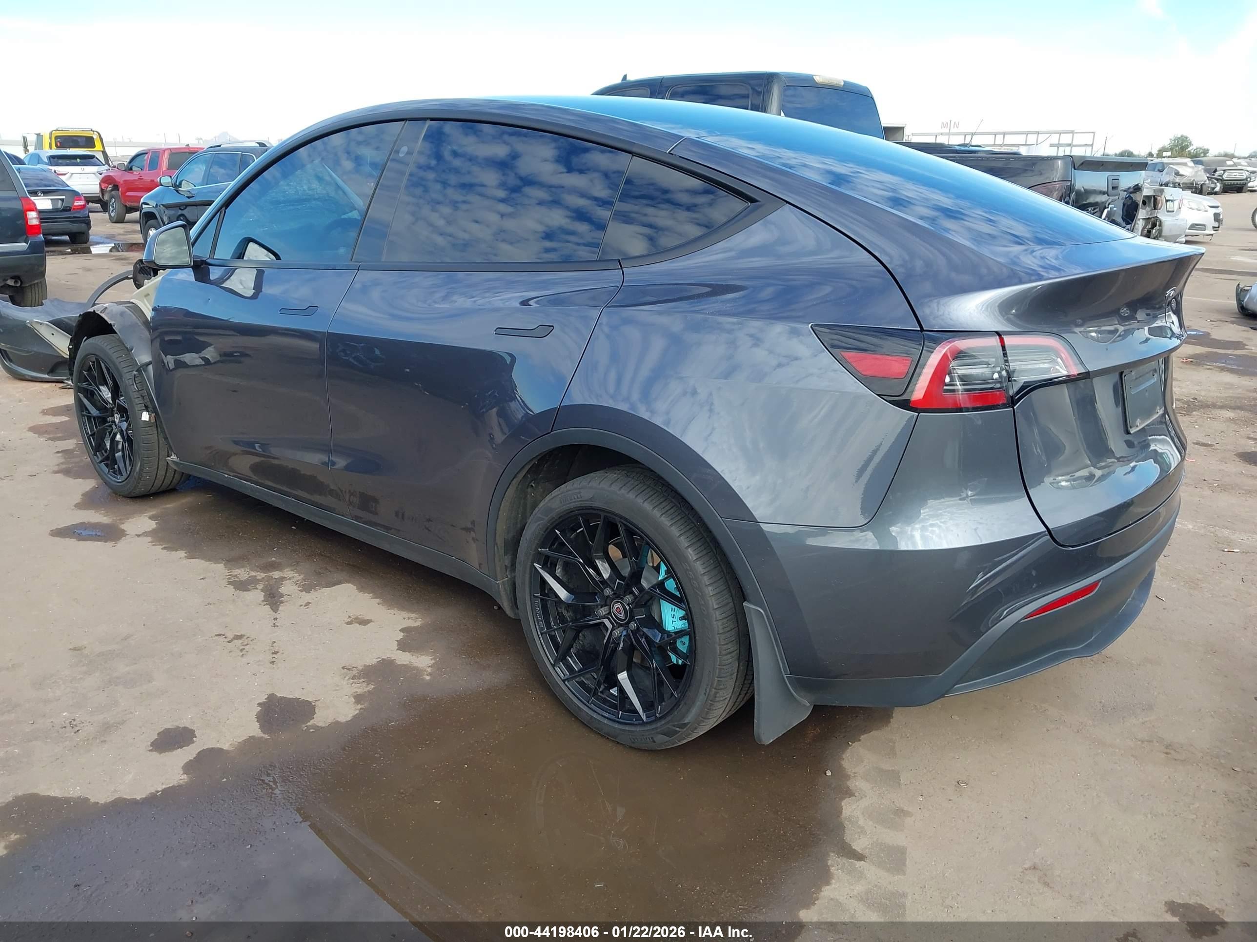 TESLA MODEL image 3