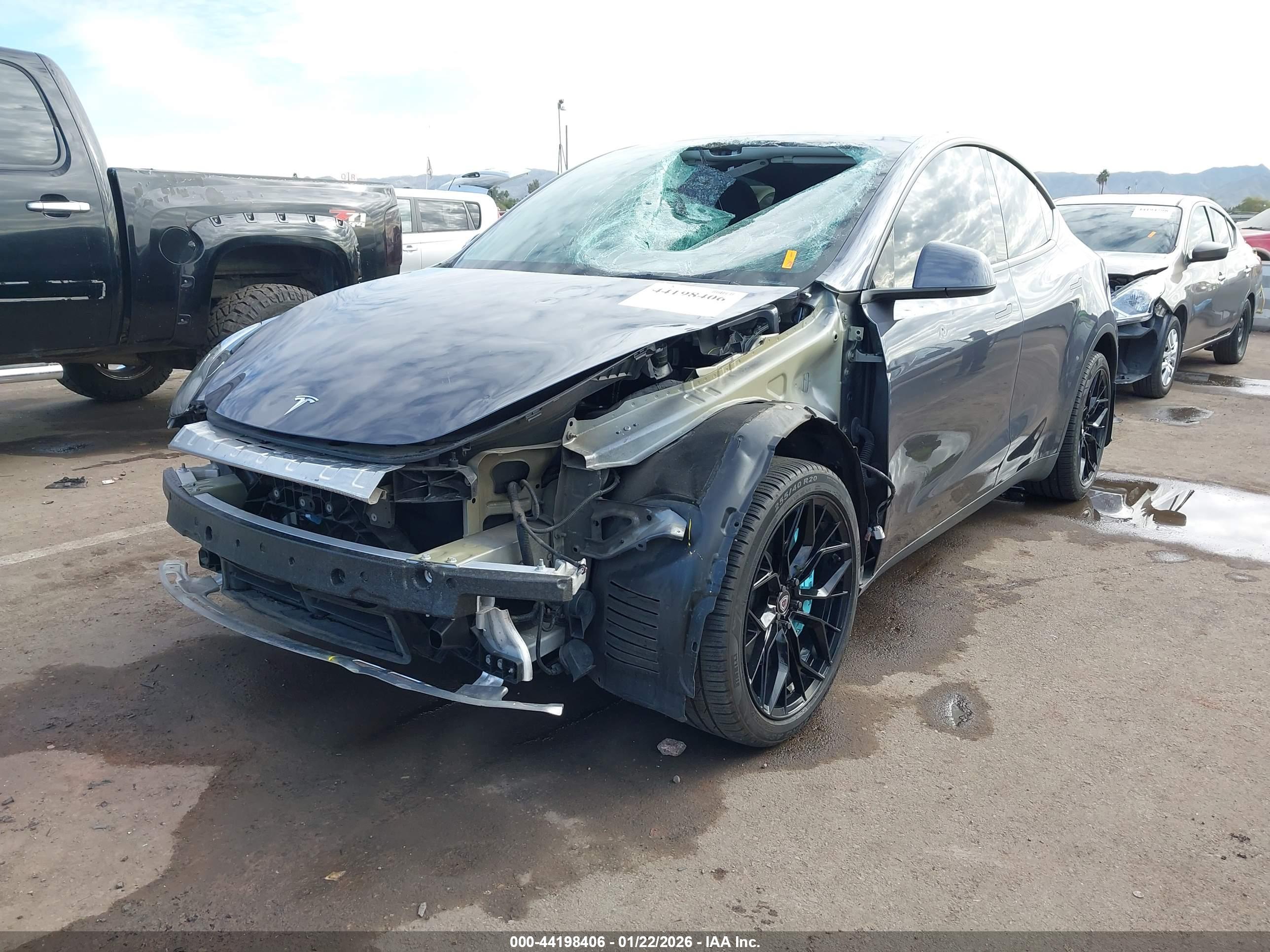TESLA MODEL image 6