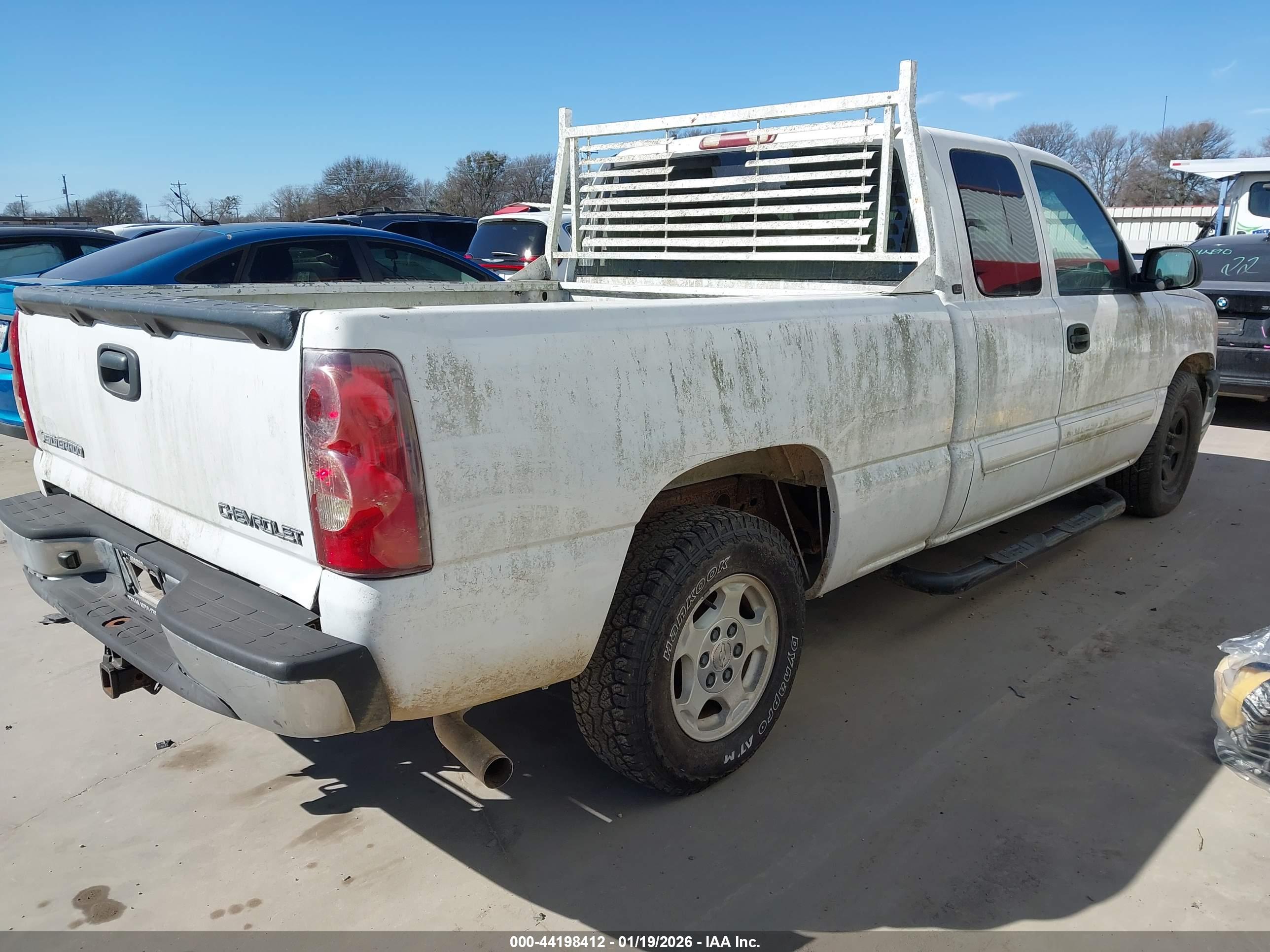 CHEVROLET SILVERADO image 4