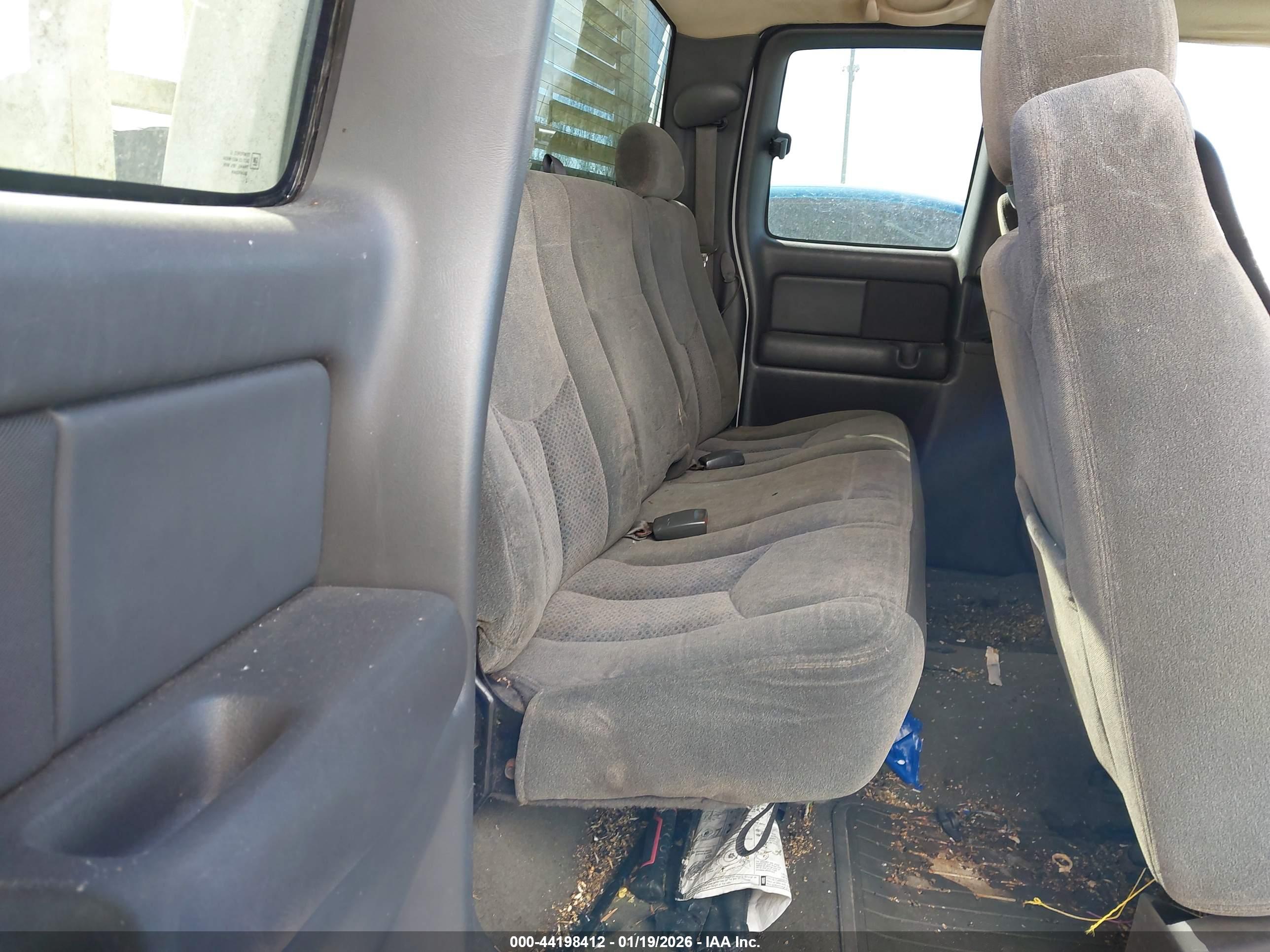 CHEVROLET SILVERADO image 8
