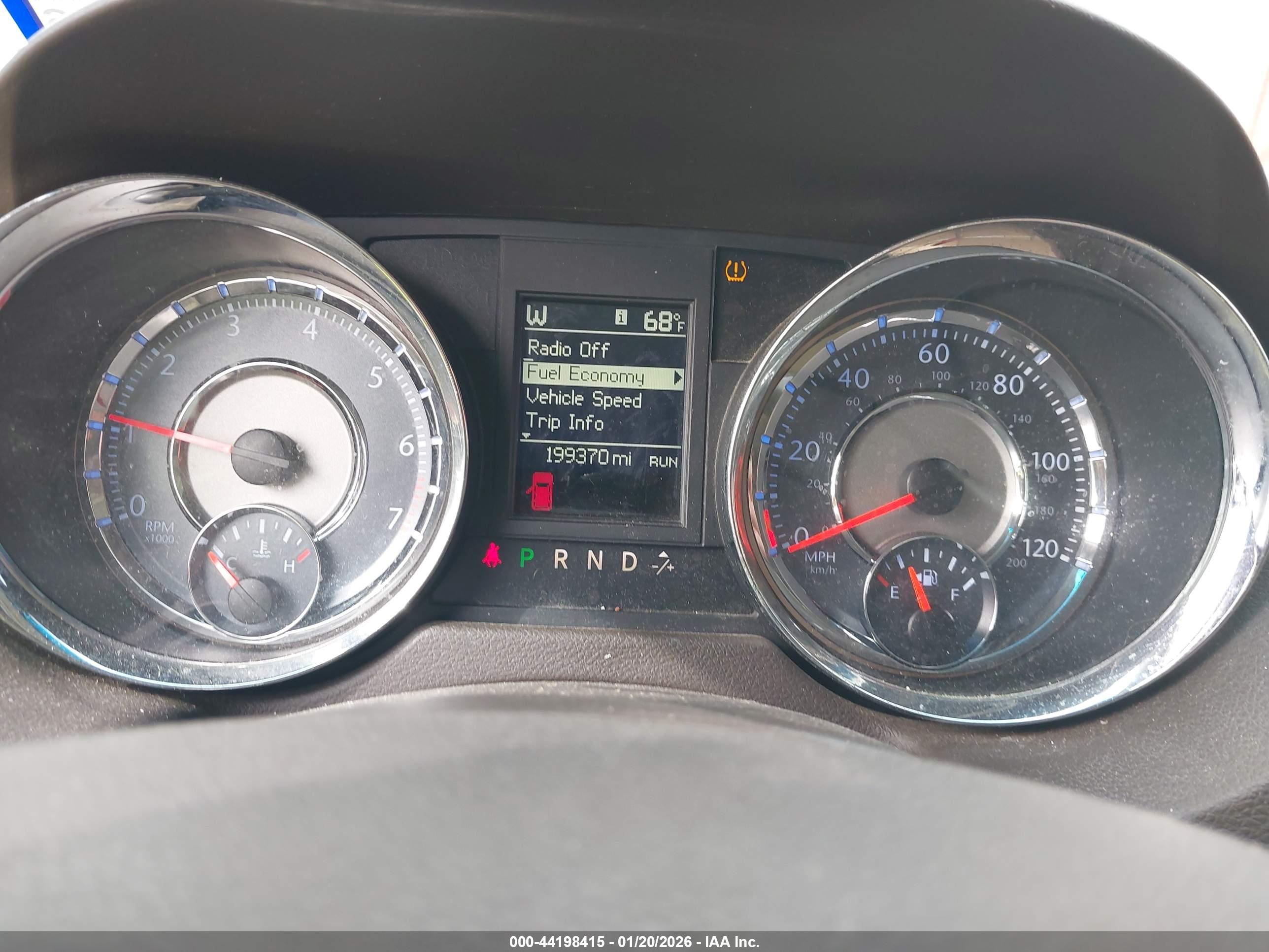 CHRYSLER TOWN image 7