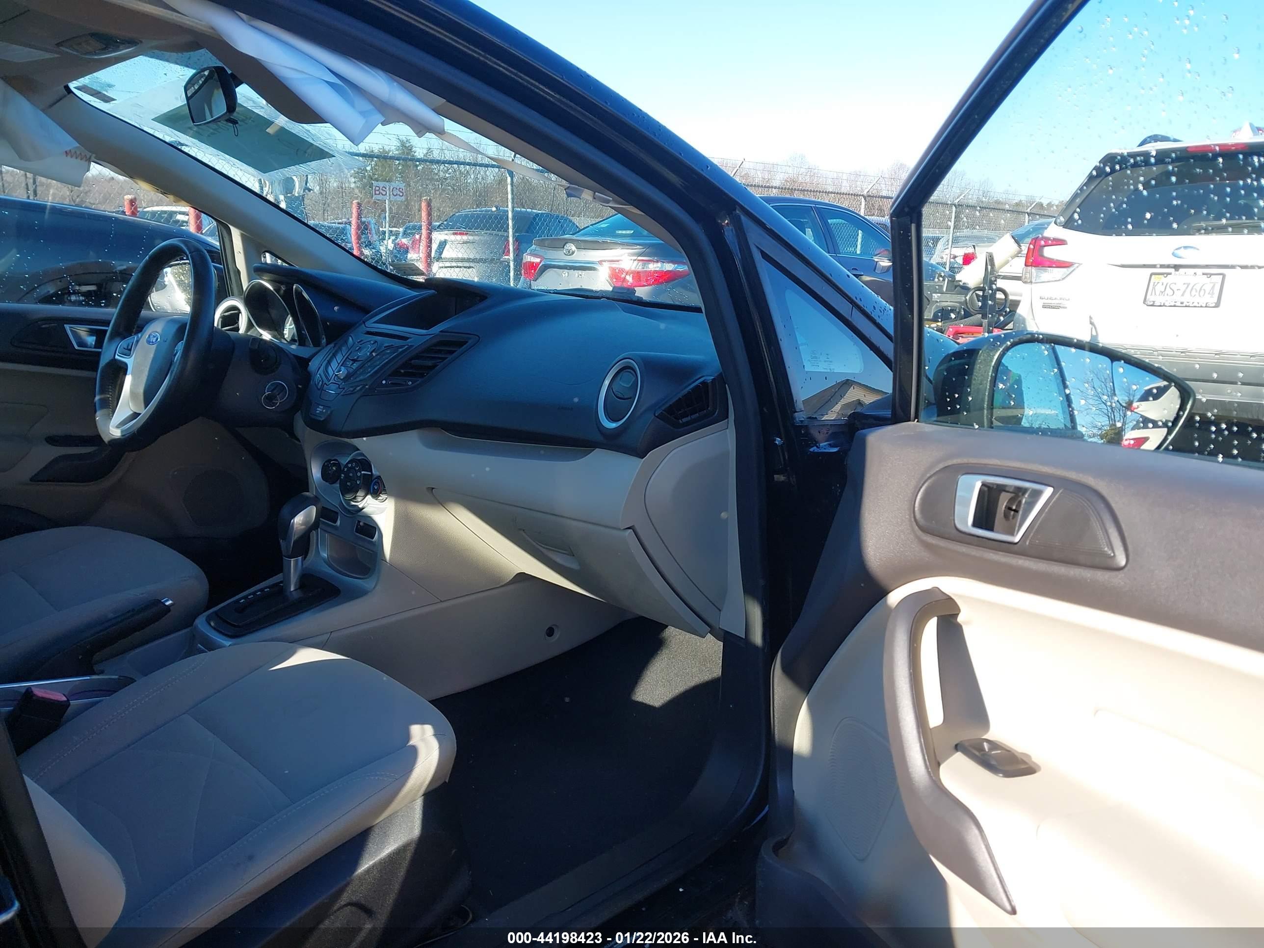 FORD FIESTA image 5