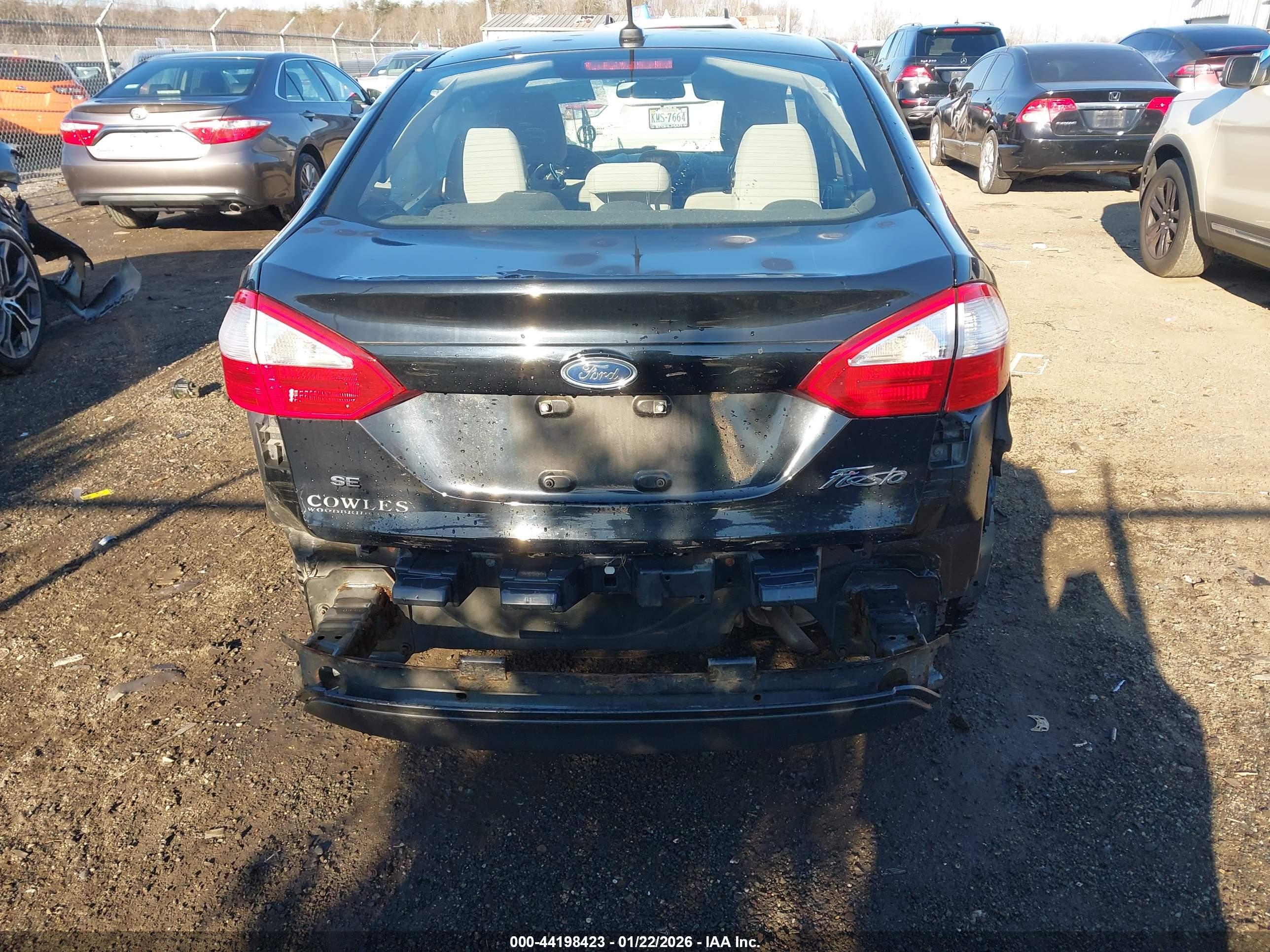 FORD FIESTA image 6