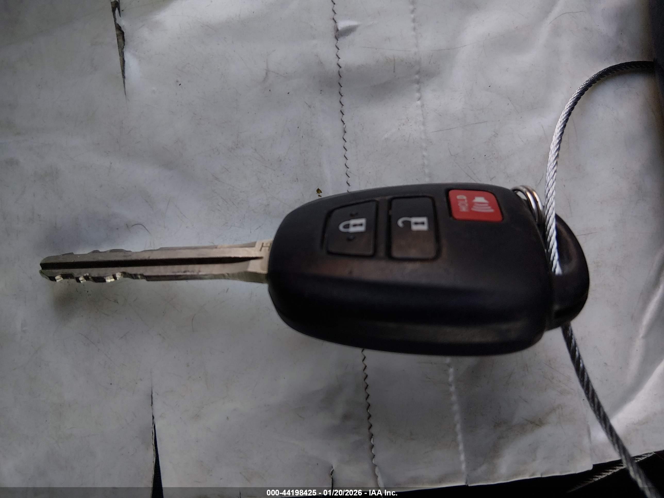 TOYOTA RAV4 image 11