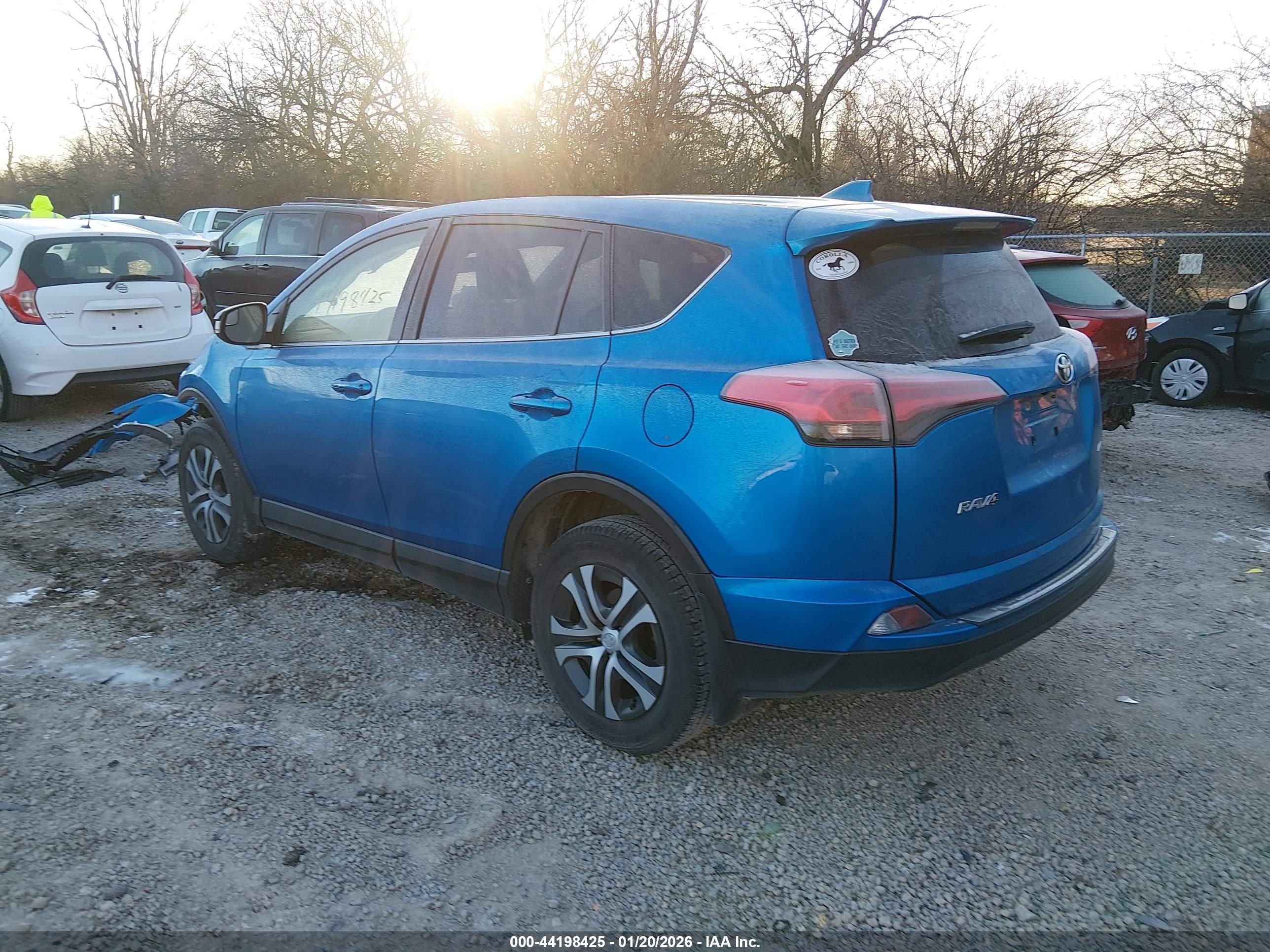 TOYOTA RAV4 image 3