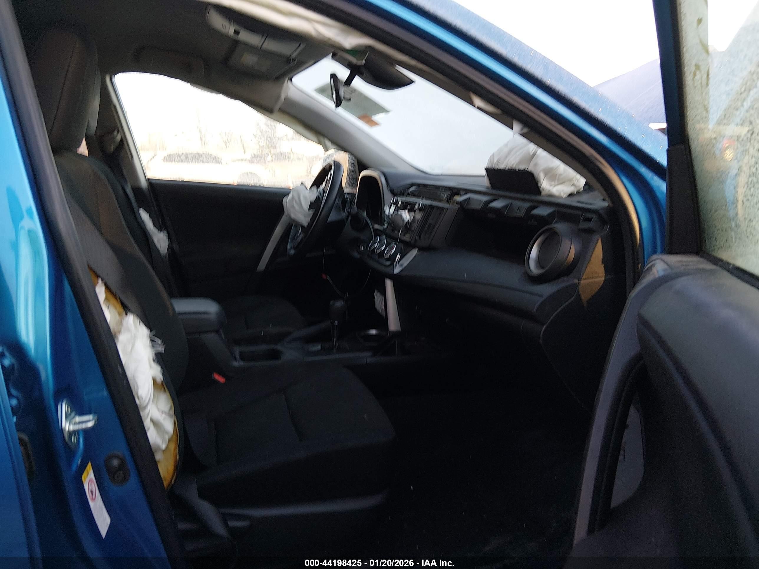 TOYOTA RAV4 image 5