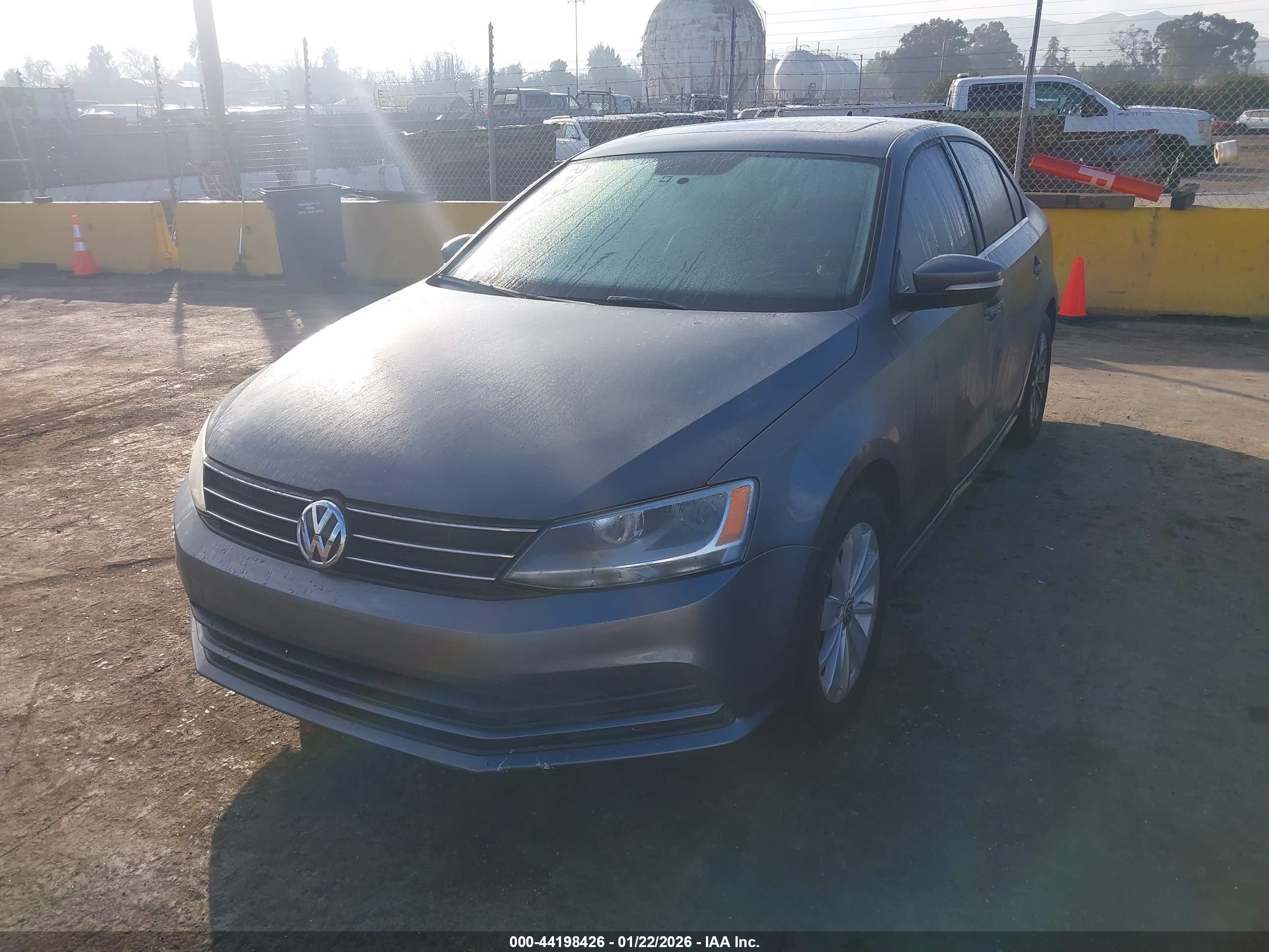VOLKSWAGEN JETTA image 6