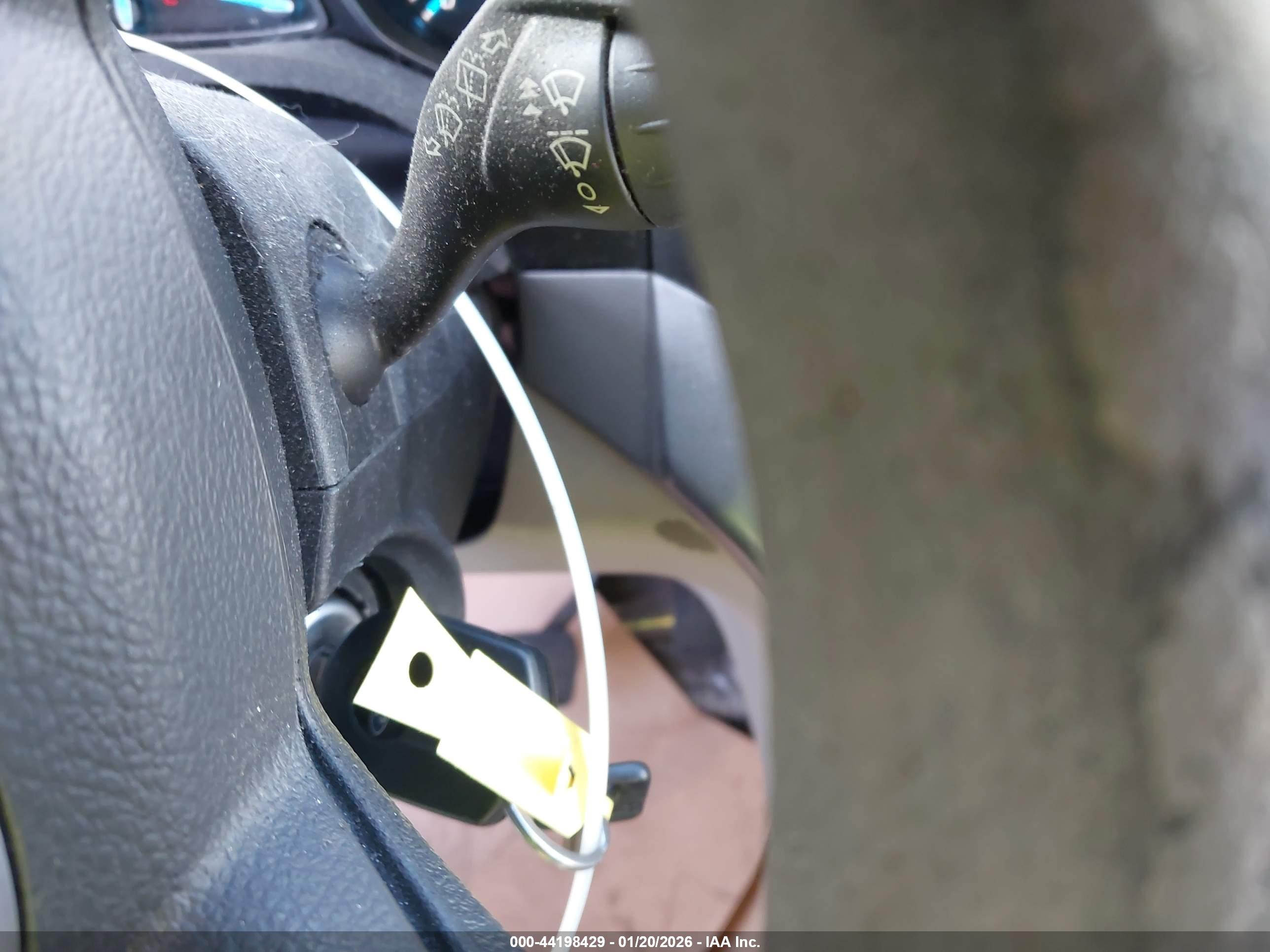 FORD ESCAPE image 11