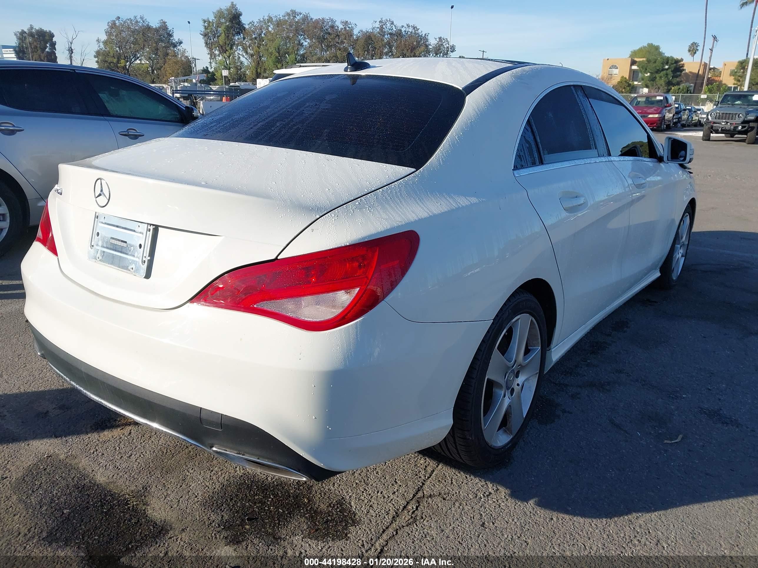 MERCEDES-BENZ CLA image 4