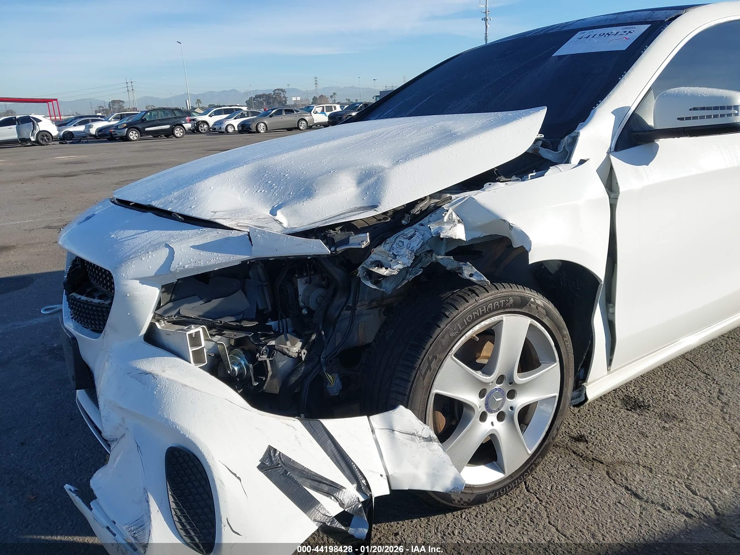 MERCEDES-BENZ CLA image 6