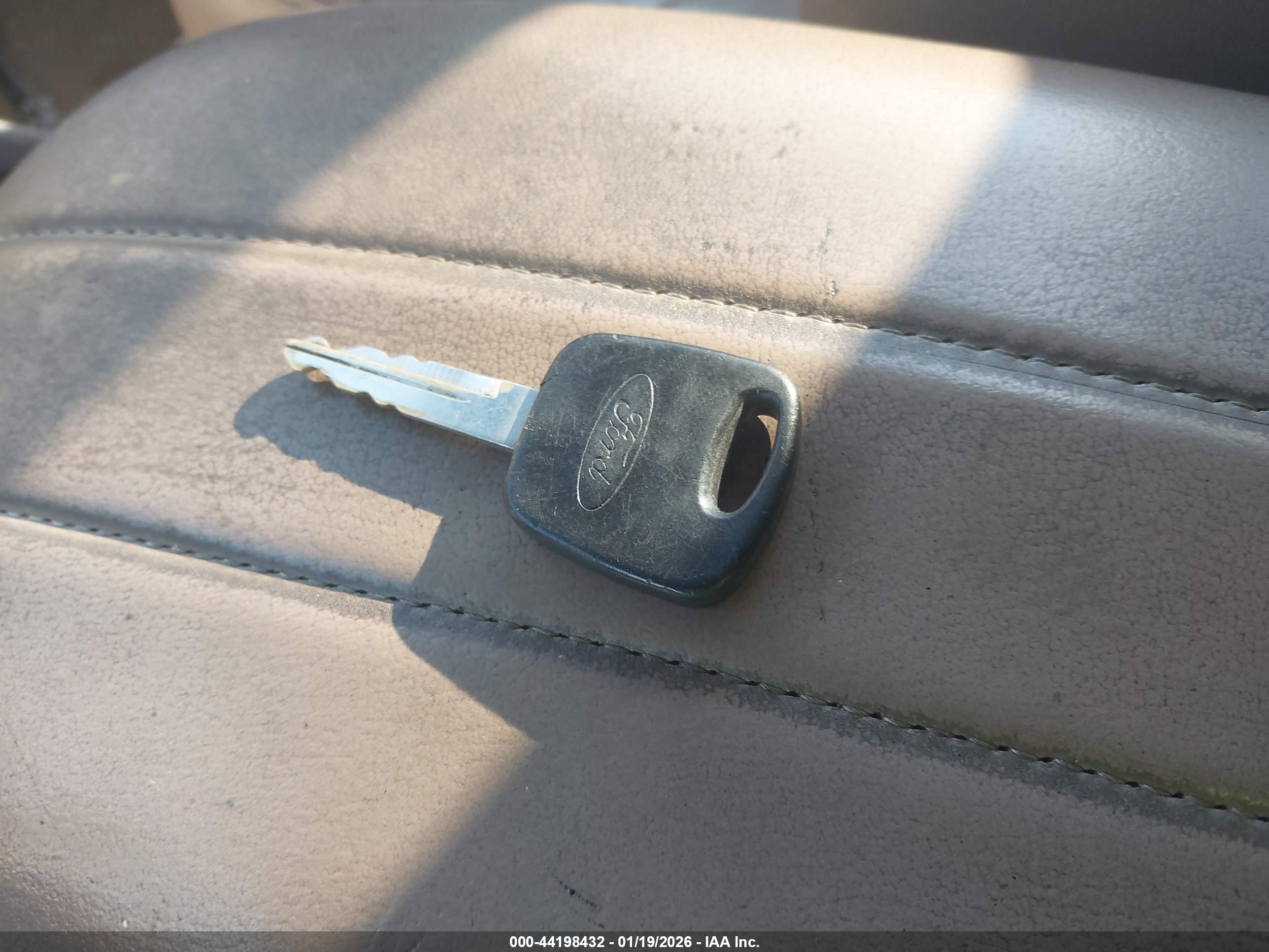 FORD EXPEDITION image 11