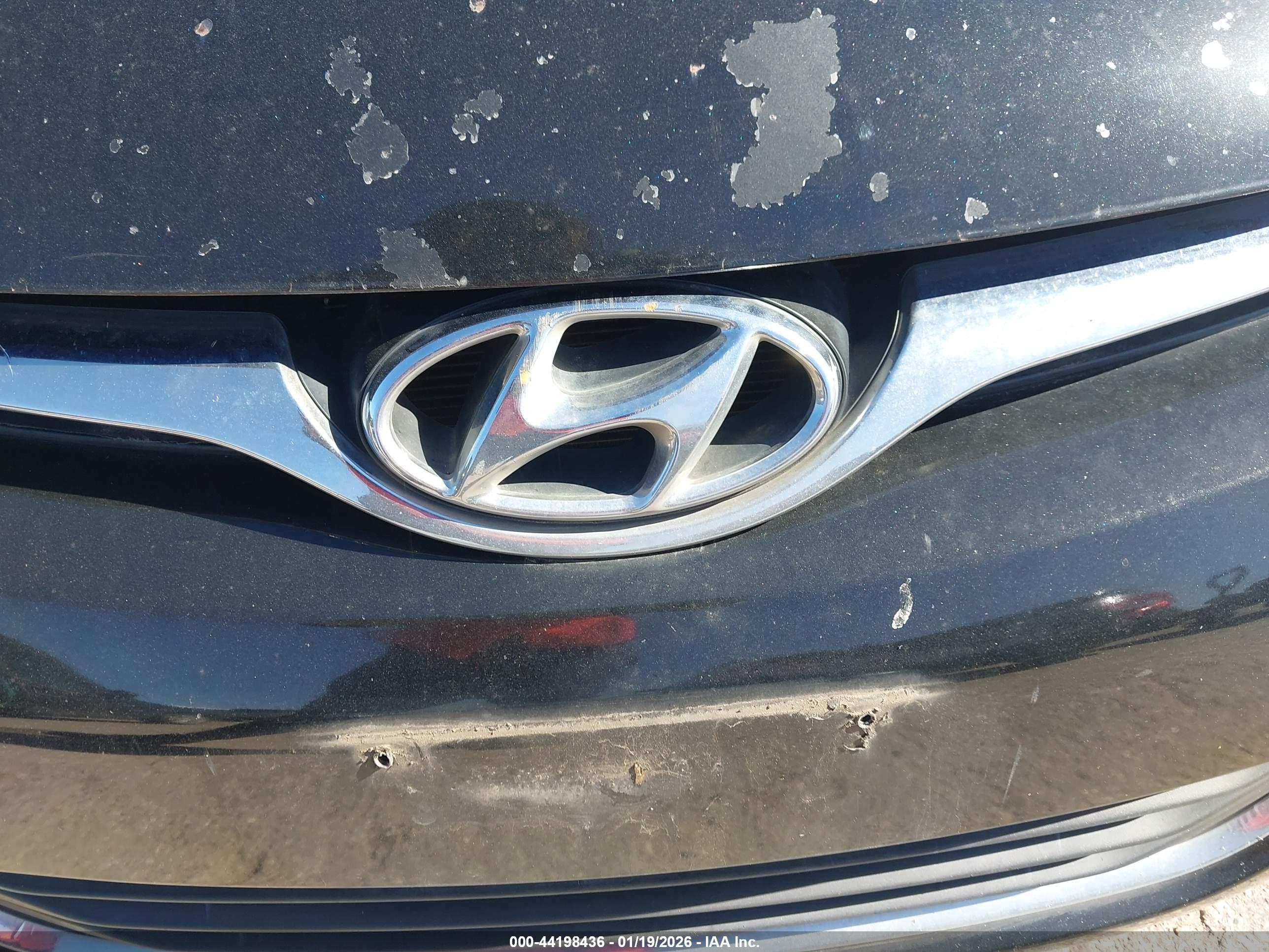 HYUNDAI ELANTRA image 6