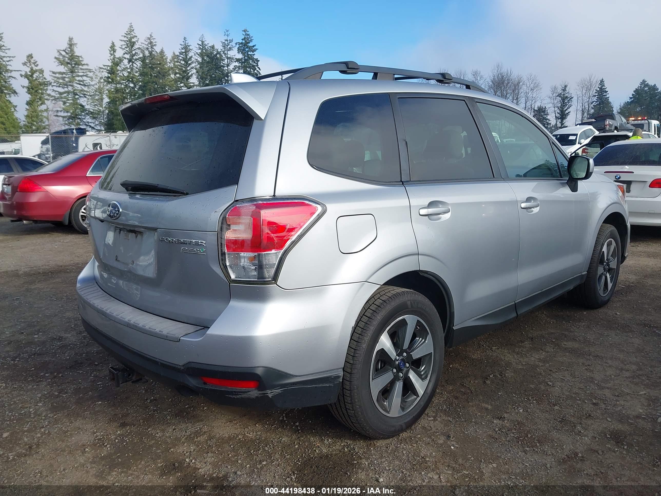 SUBARU FORESTER image 4