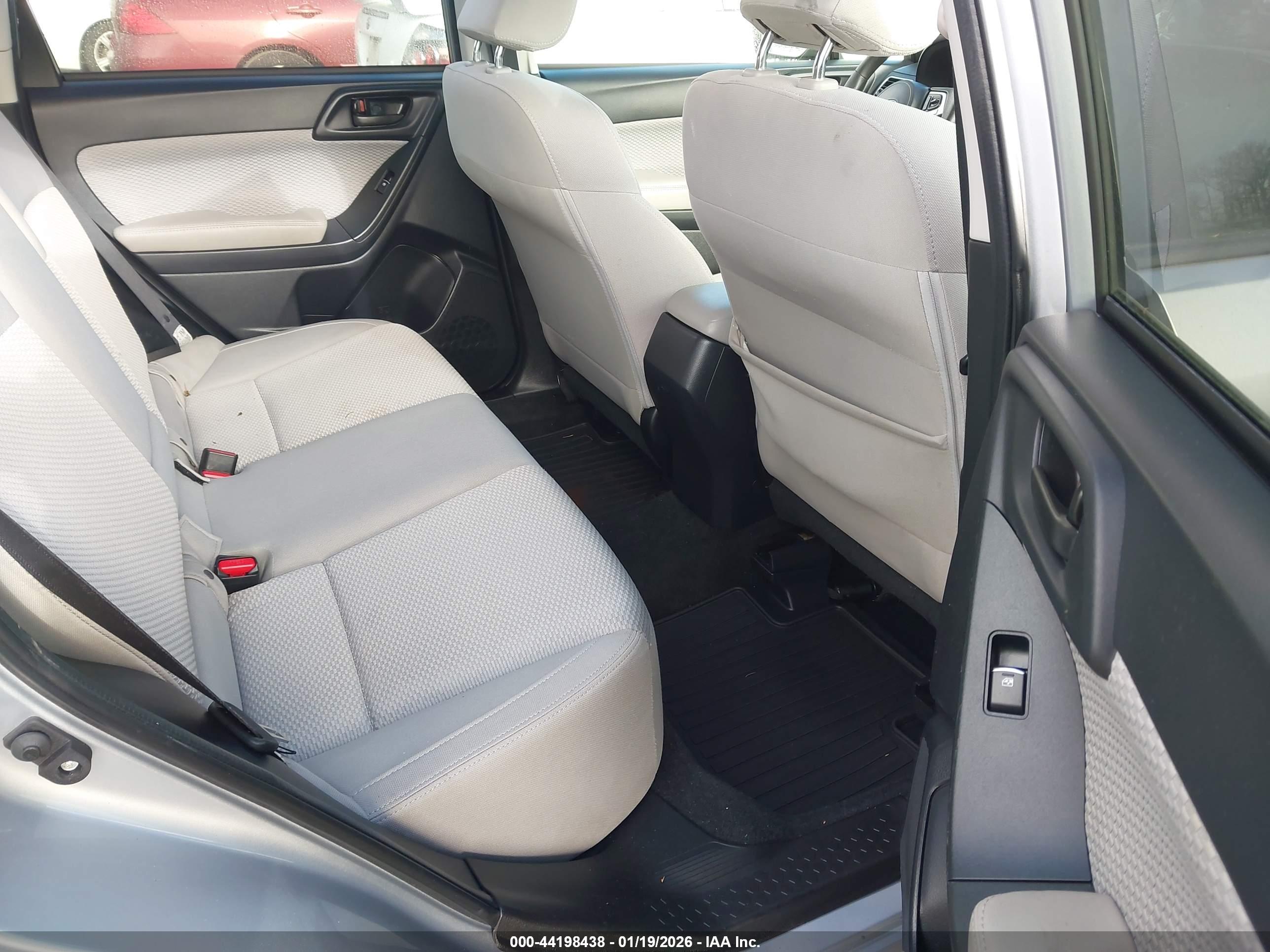 SUBARU FORESTER image 8