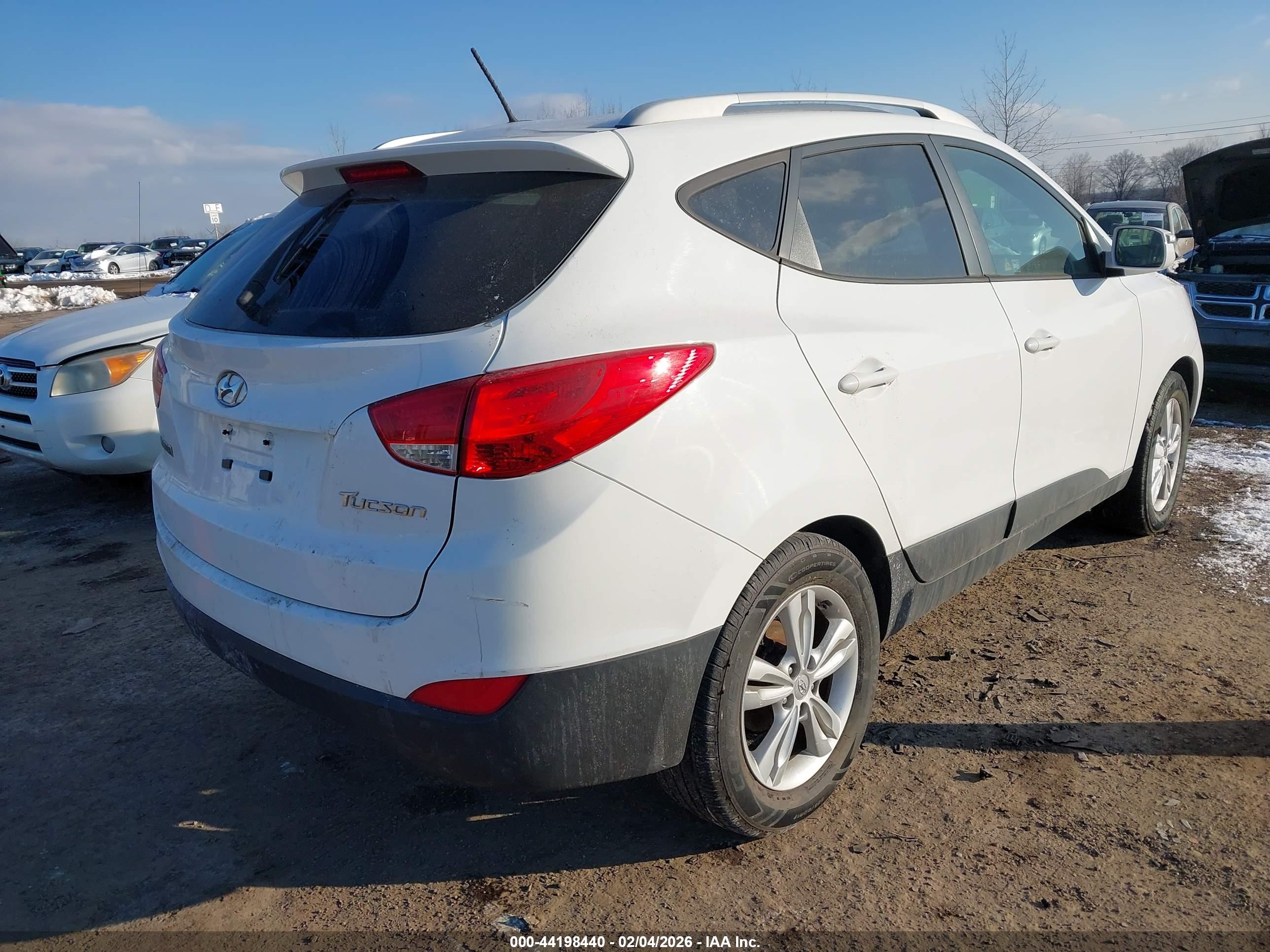 HYUNDAI TUCSON image 4