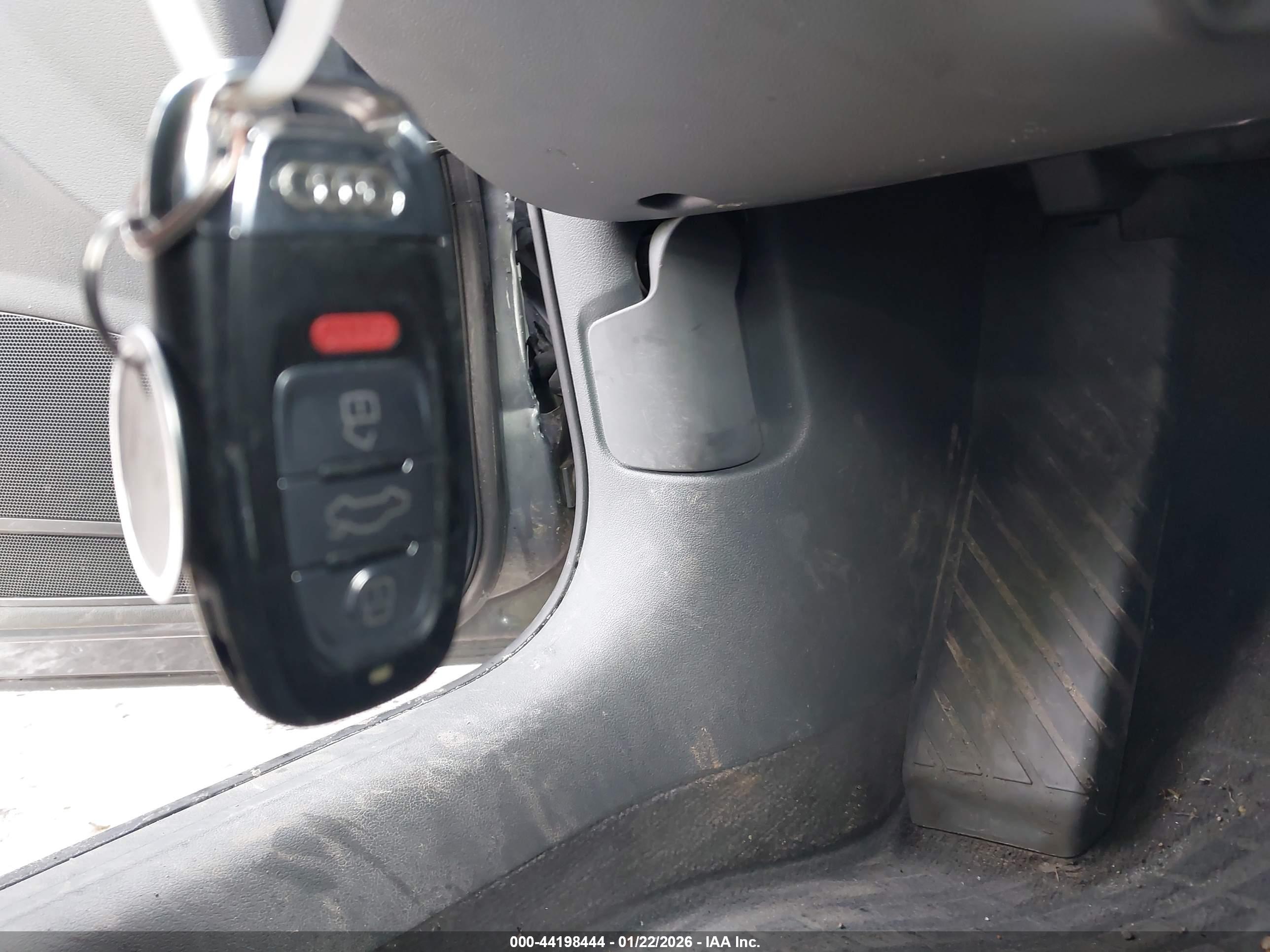 AUDI A4 image 11