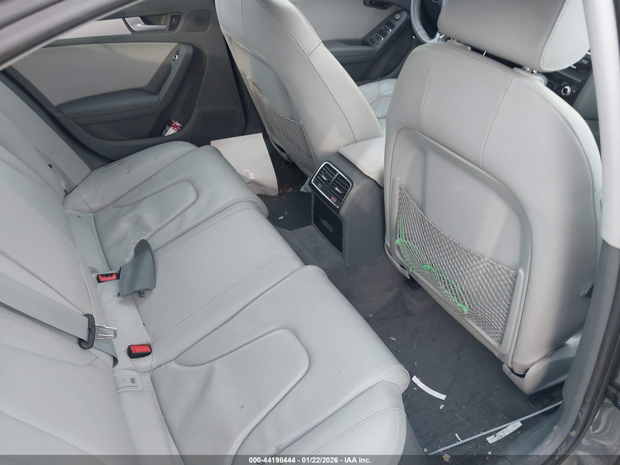 AUDI A4 image 8