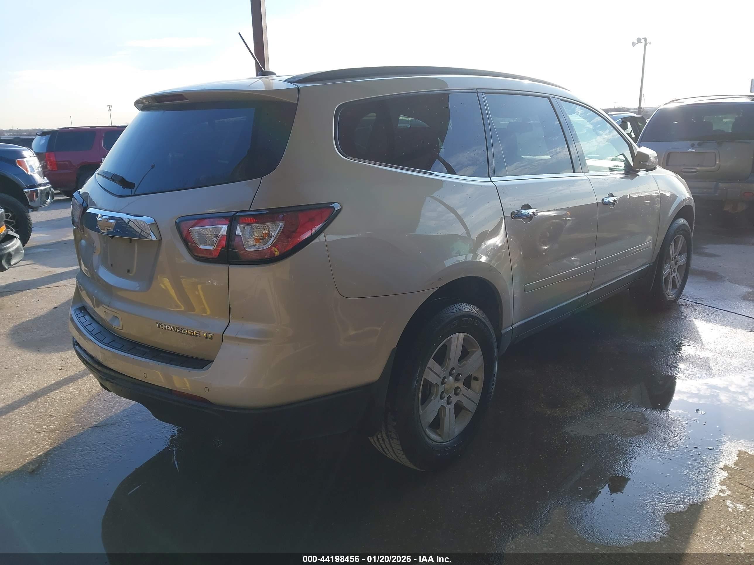 CHEVROLET TRAVERSE image 4
