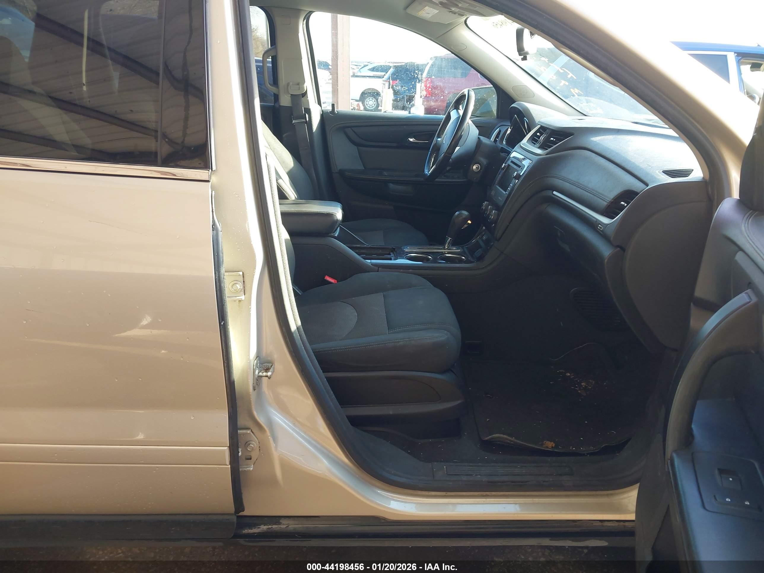 CHEVROLET TRAVERSE image 5