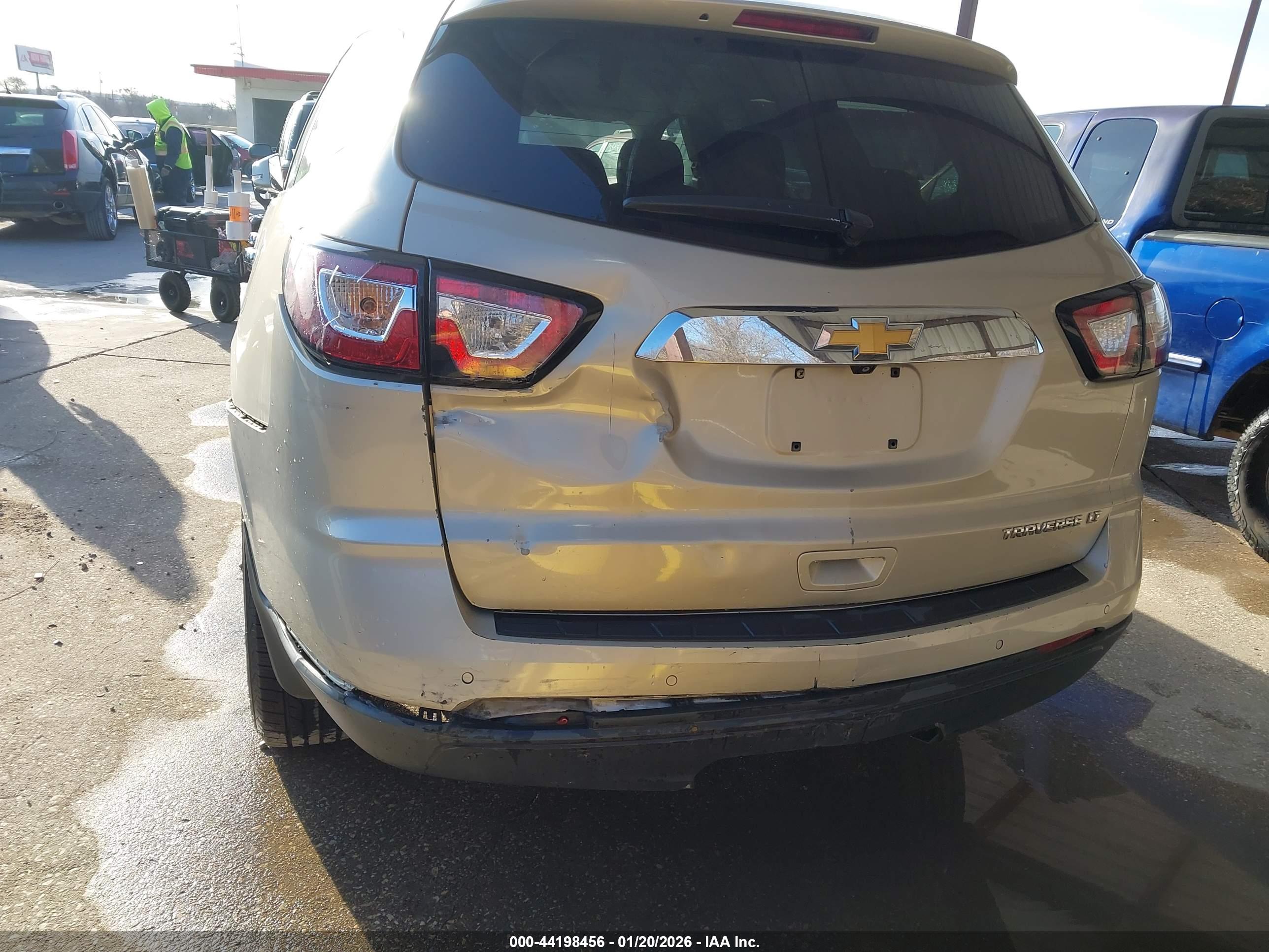 CHEVROLET TRAVERSE image 6
