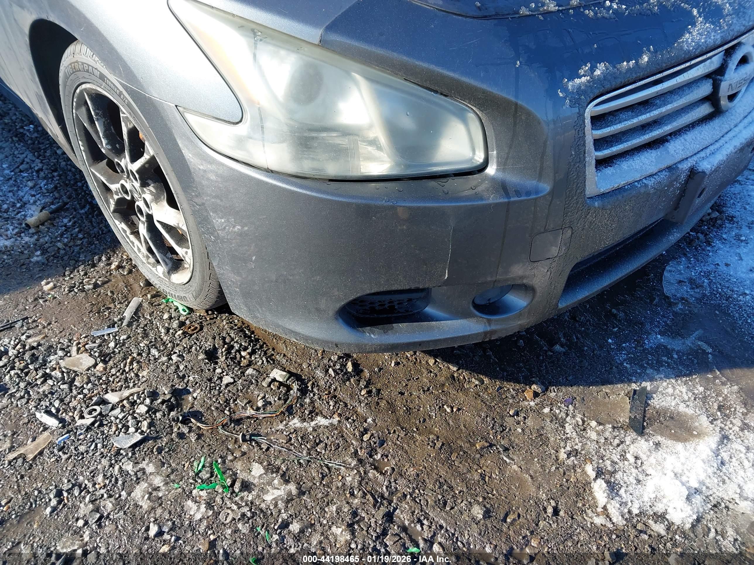 NISSAN MAXIMA image 6