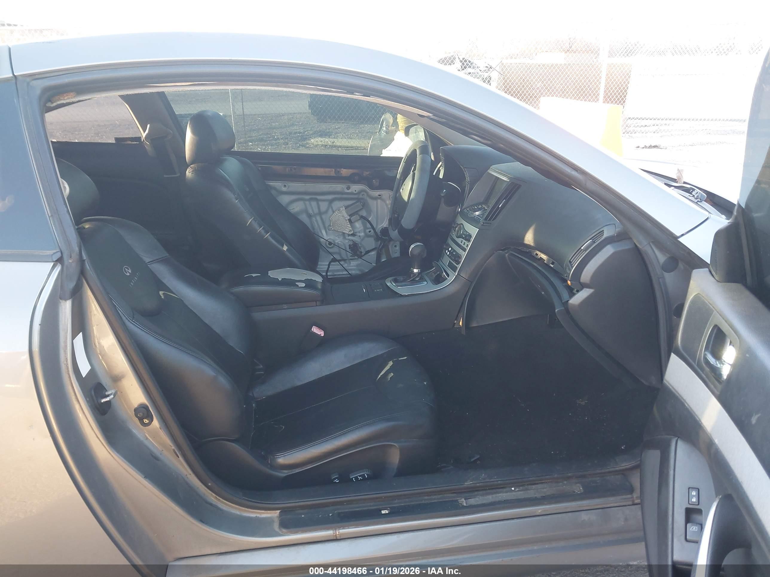 INFINITI G37 image 5