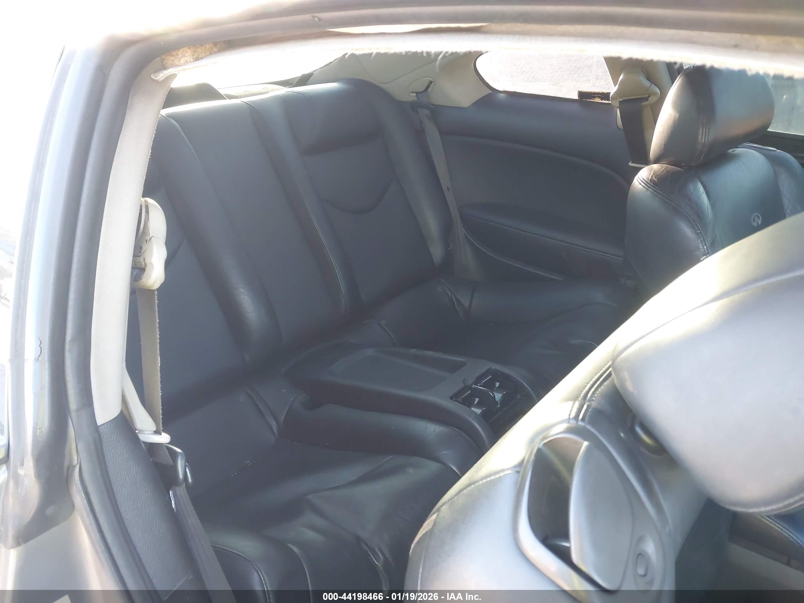 INFINITI G37 image 8