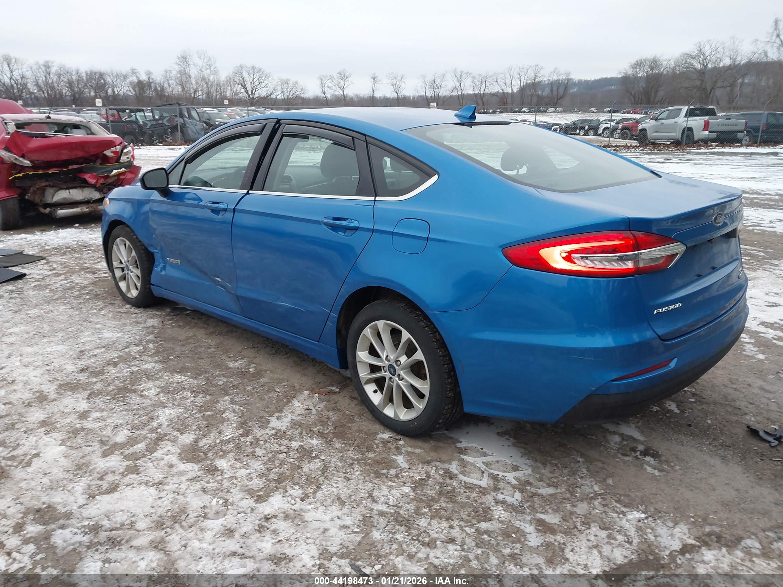 FORD FUSION image 3