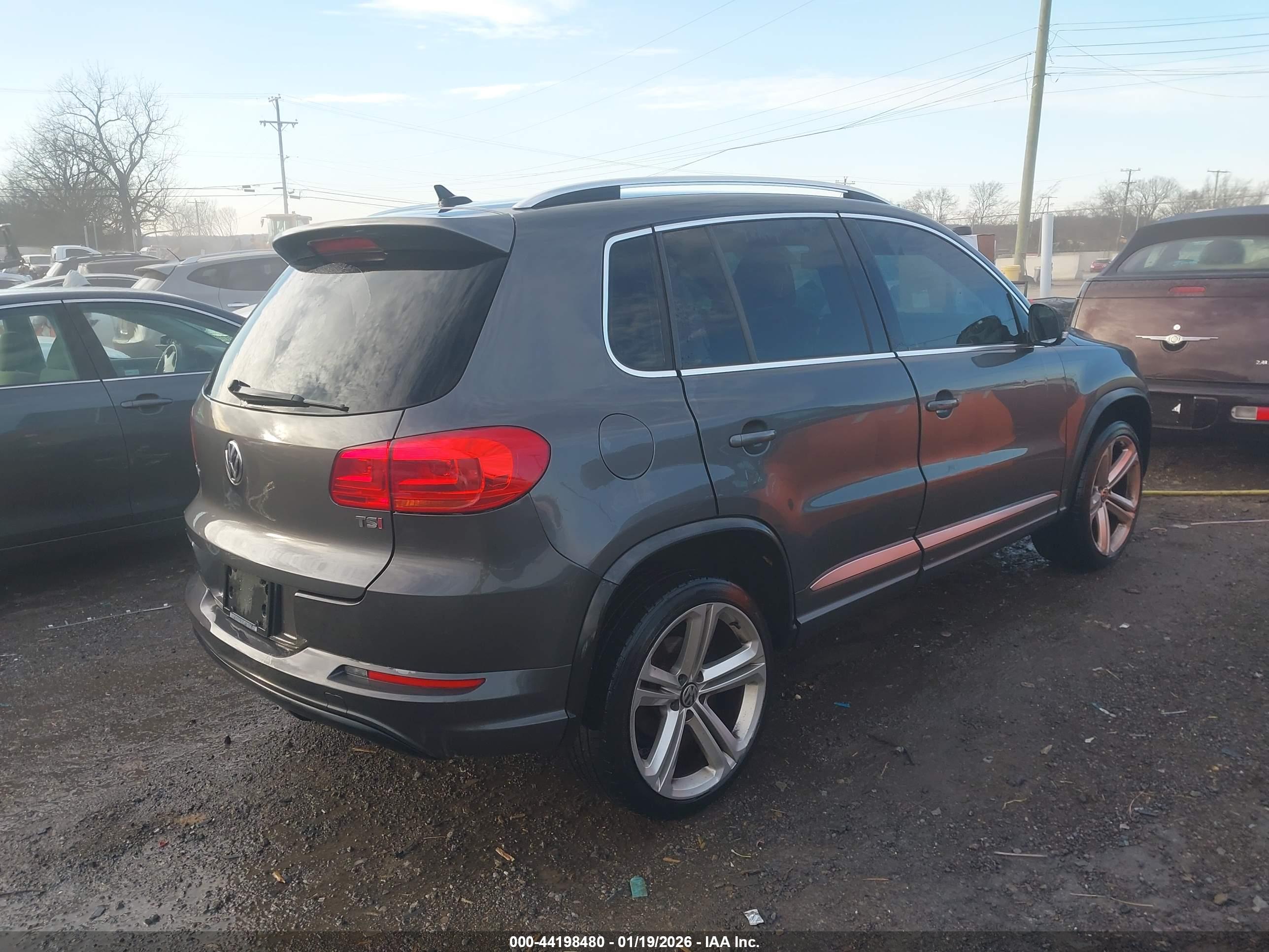 VOLKSWAGEN TIGUAN image 4