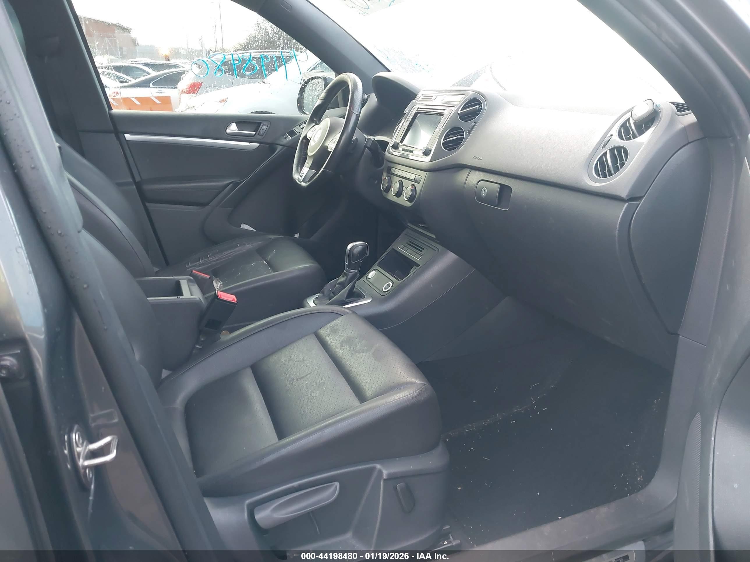 VOLKSWAGEN TIGUAN image 5