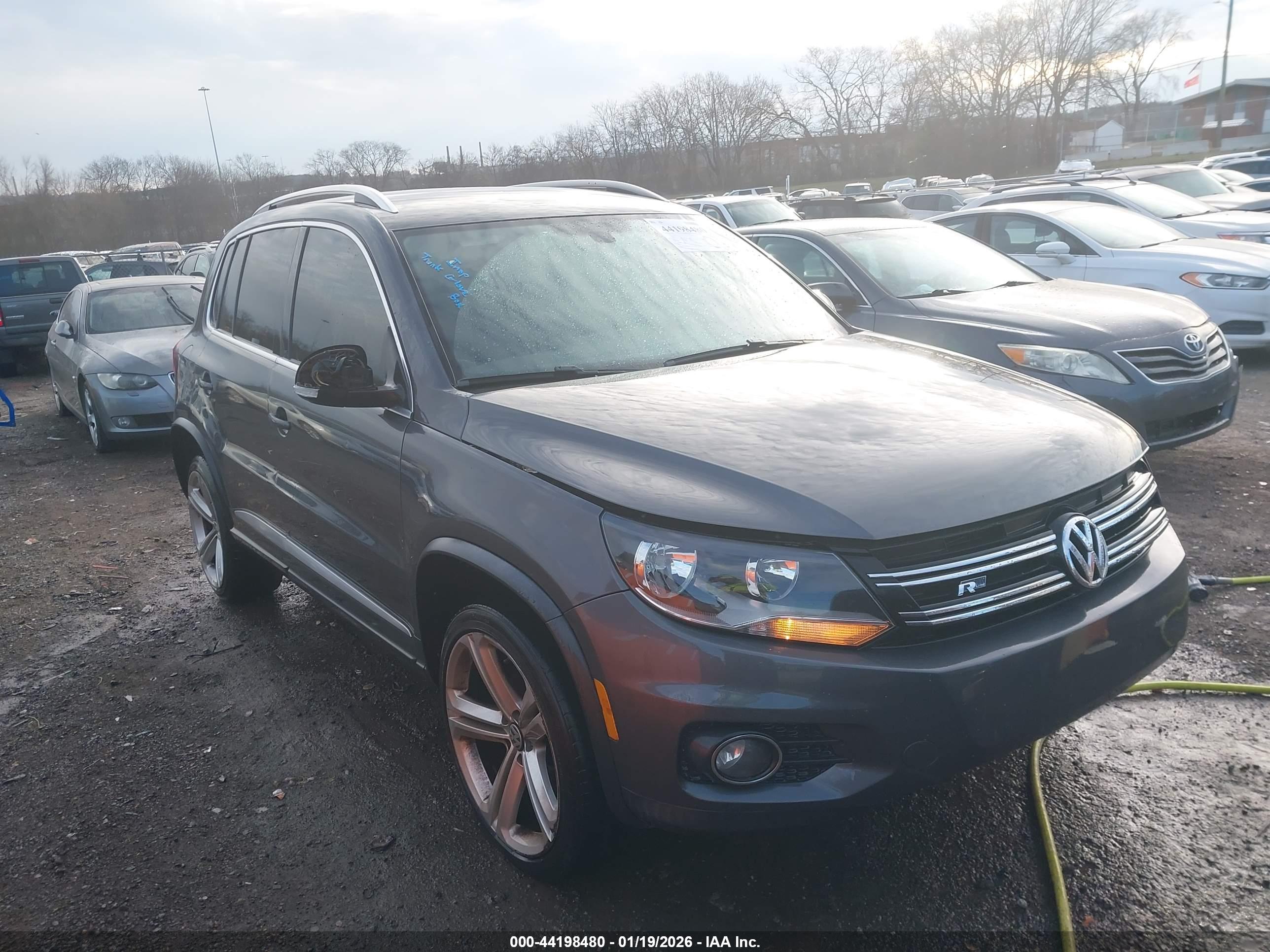 VOLKSWAGEN TIGUAN image 6