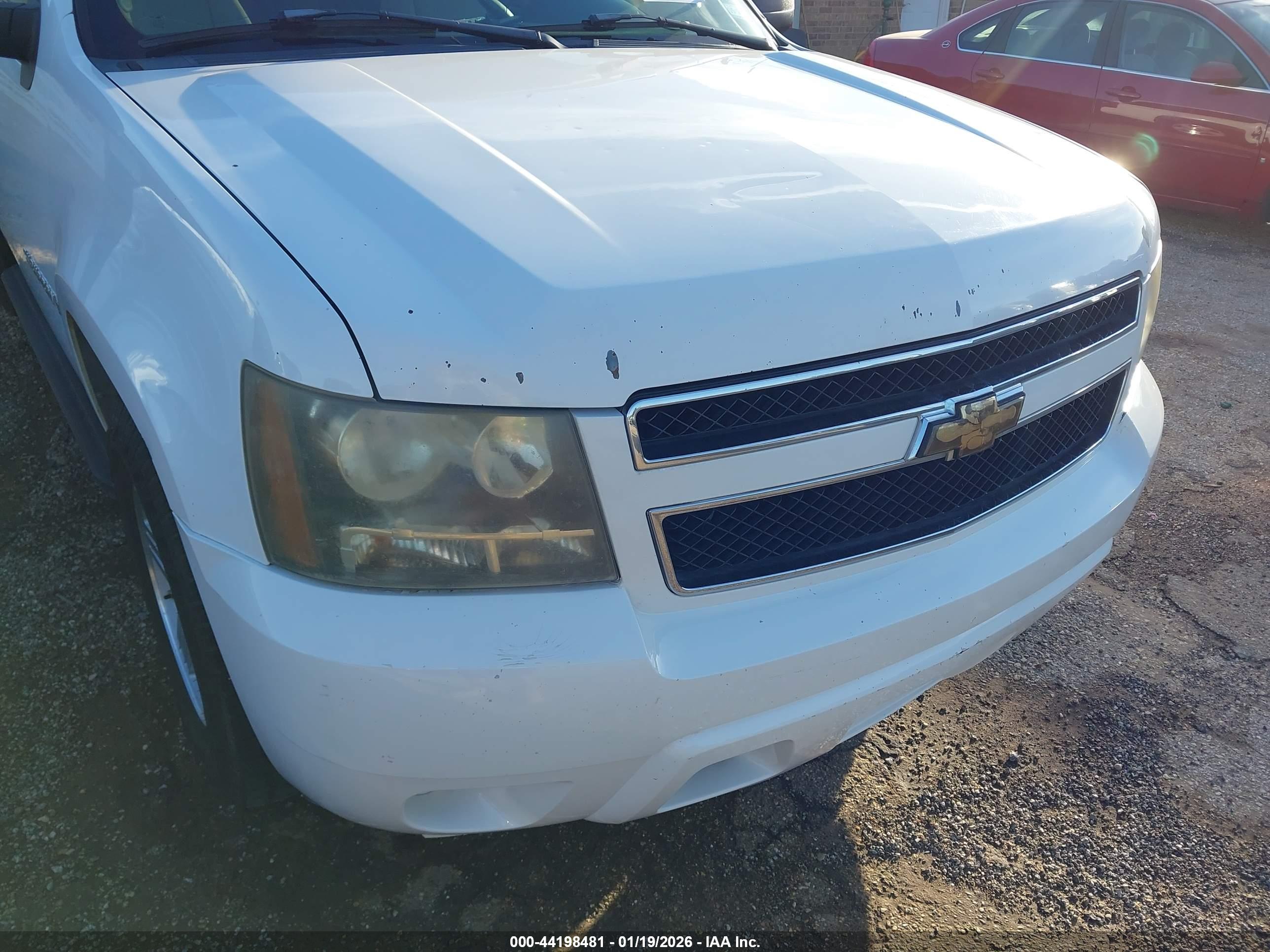 CHEVROLET SUBURBAN image 6