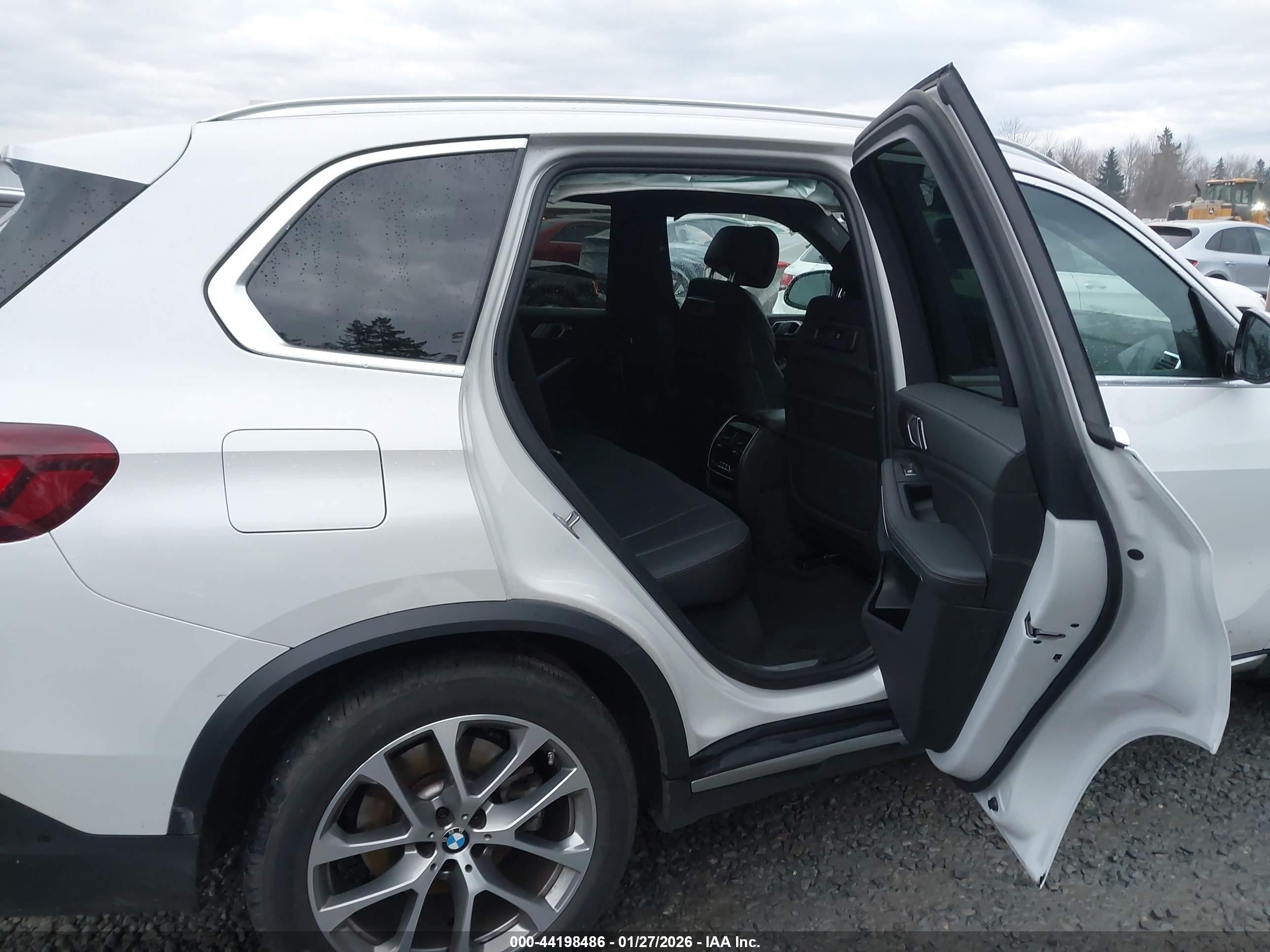 BMW X5 image 8