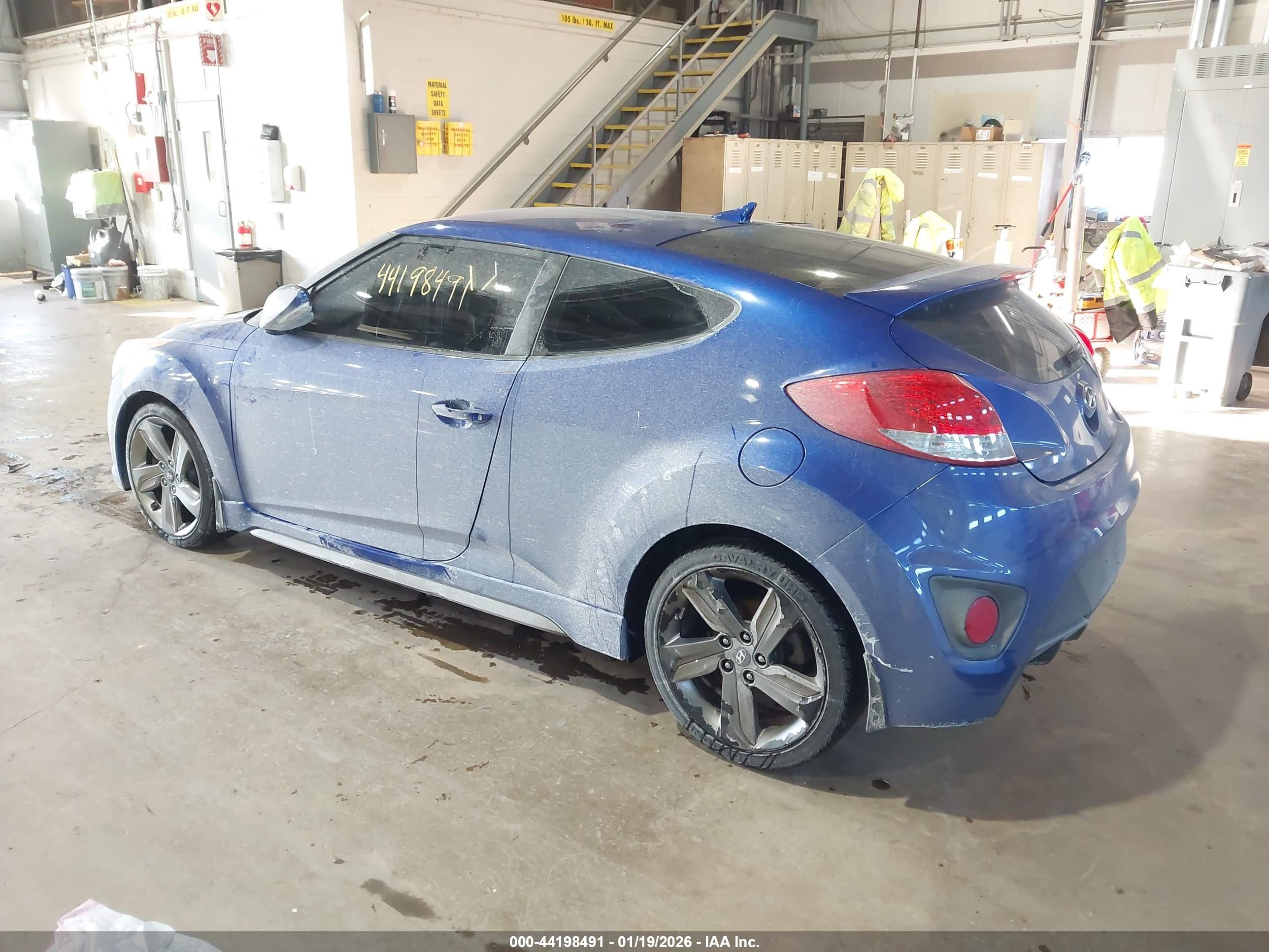 HYUNDAI VELOSTER image 3