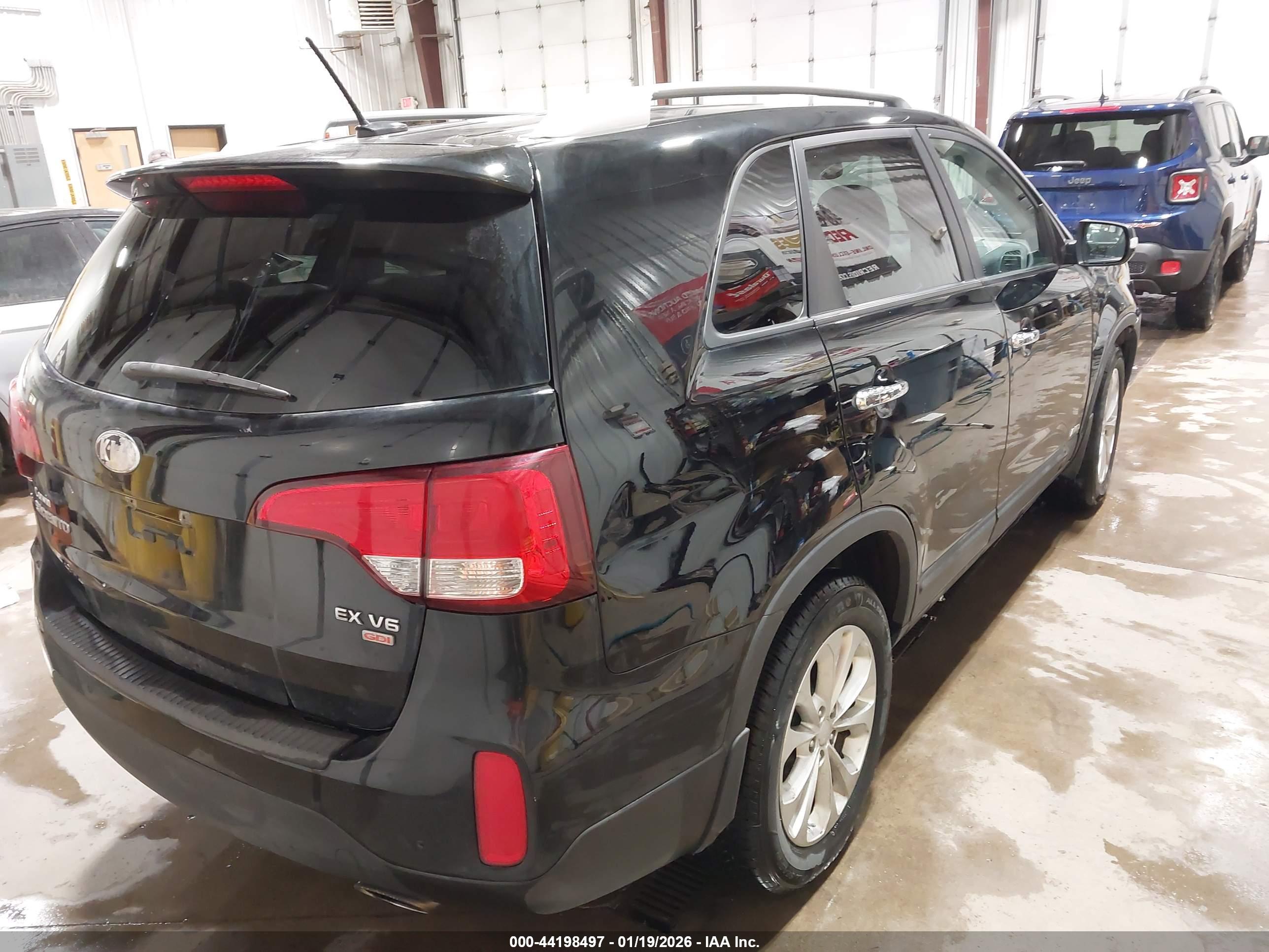 KIA SORENTO image 4