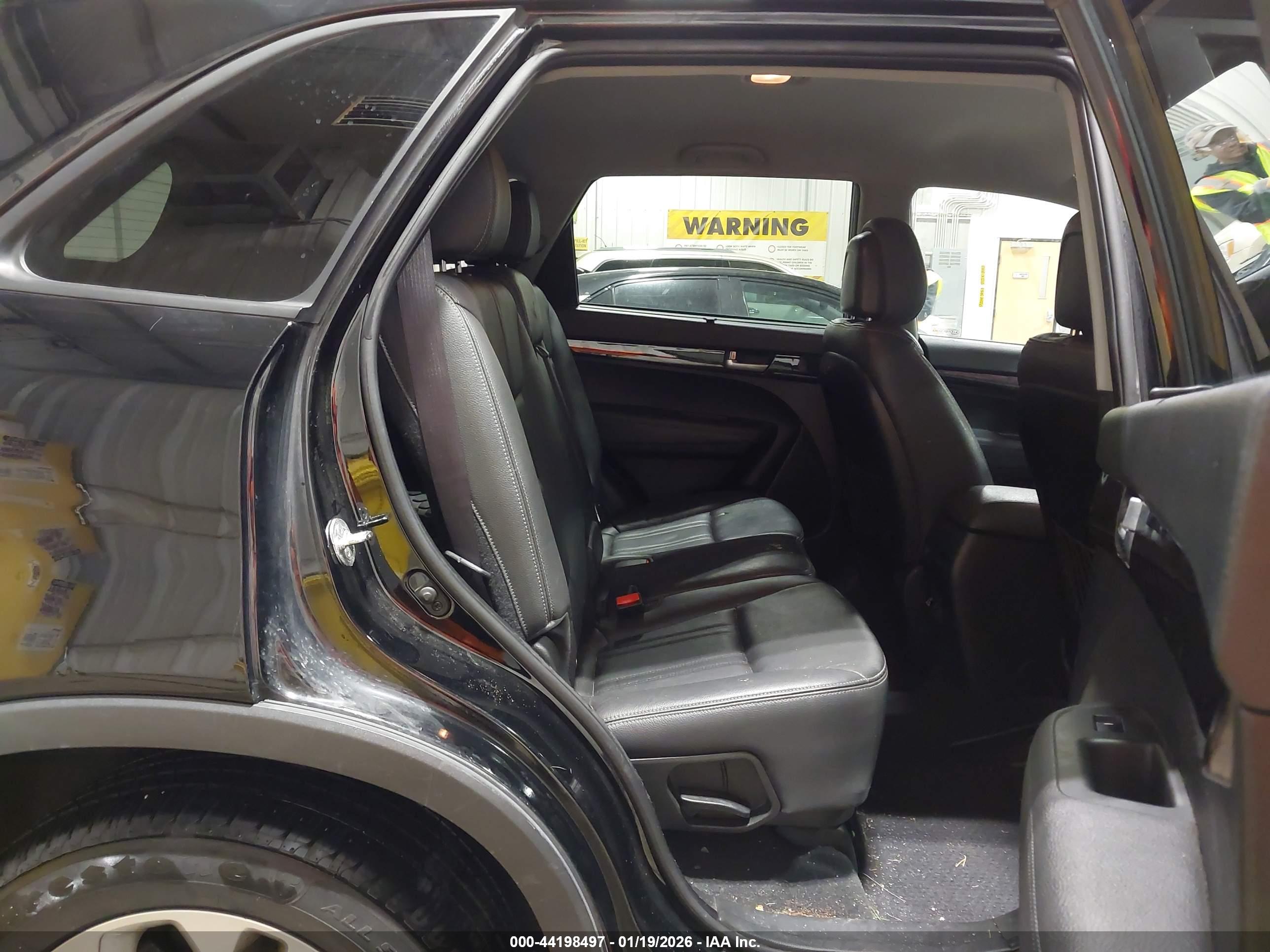 KIA SORENTO image 8