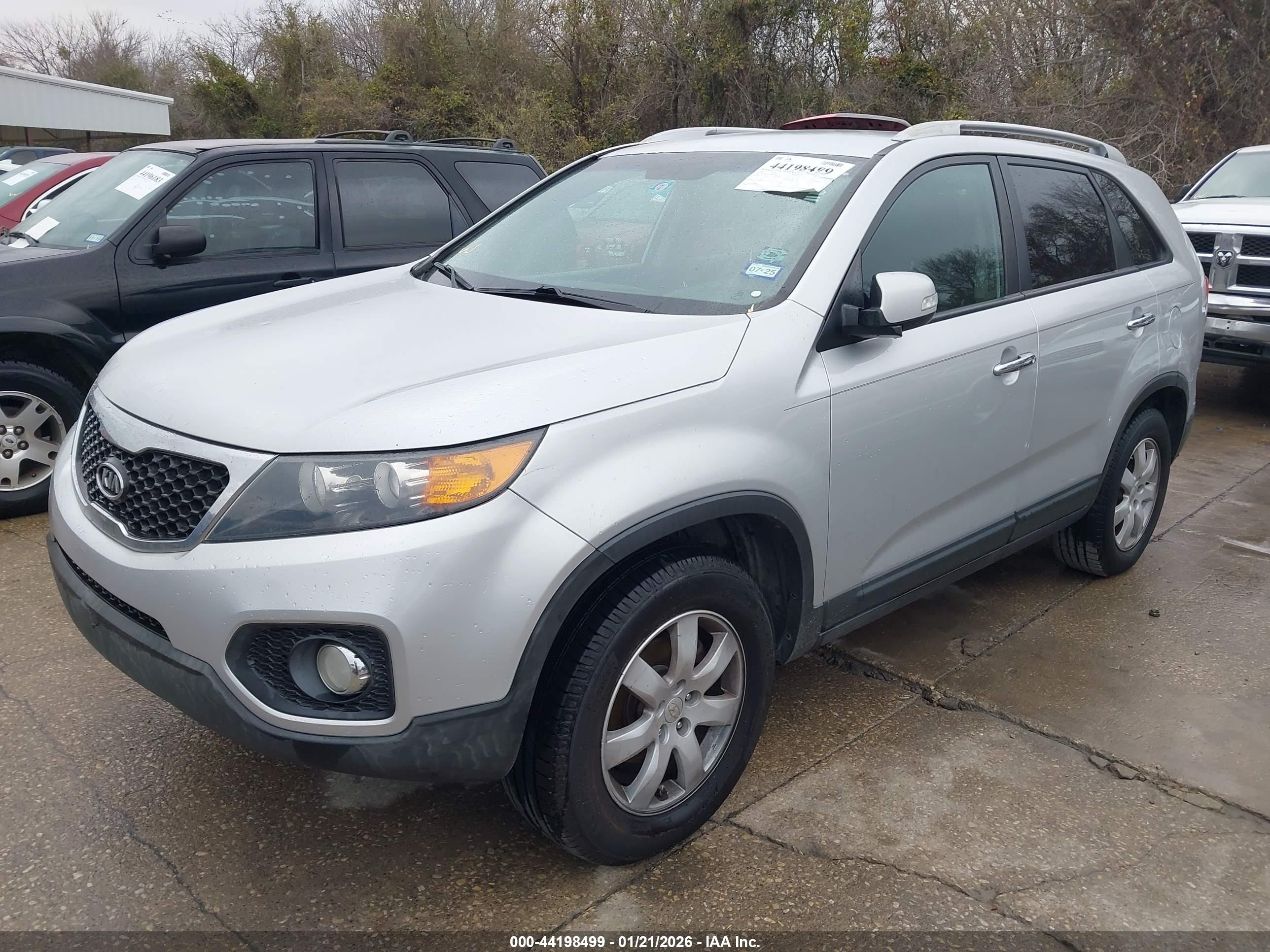 KIA SORENTO image 2