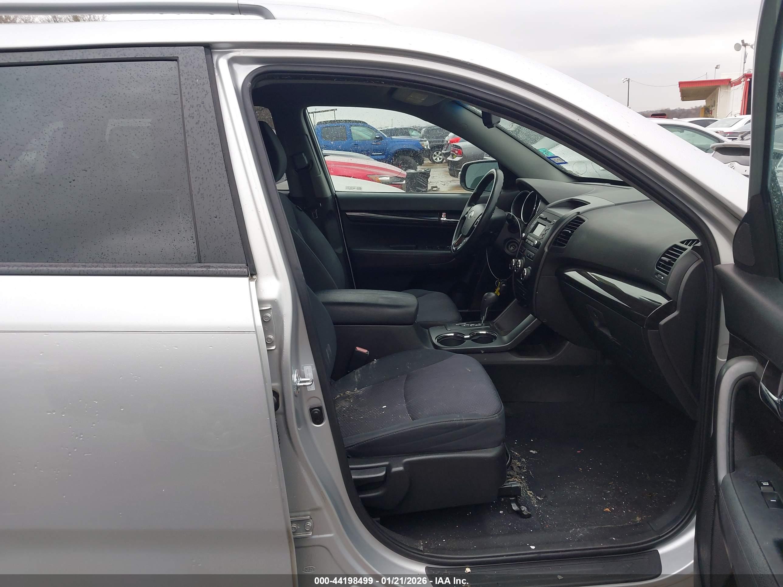 KIA SORENTO image 5