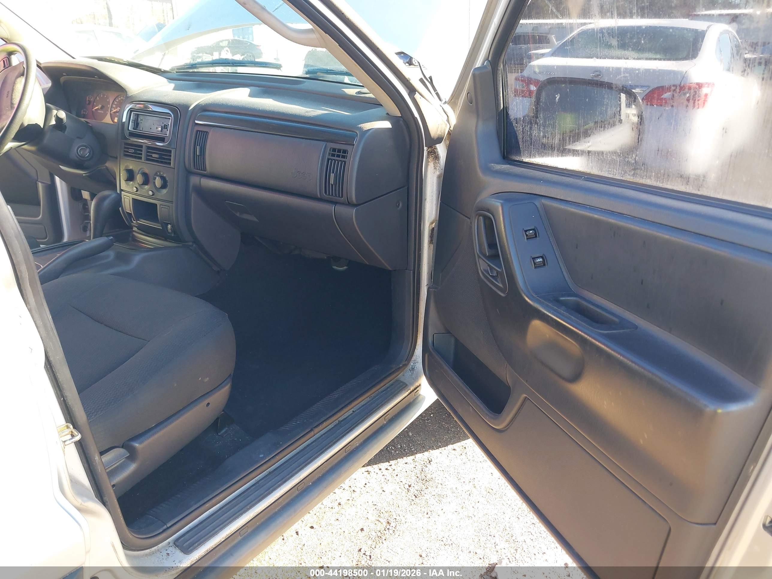 JEEP GRAND image 5
